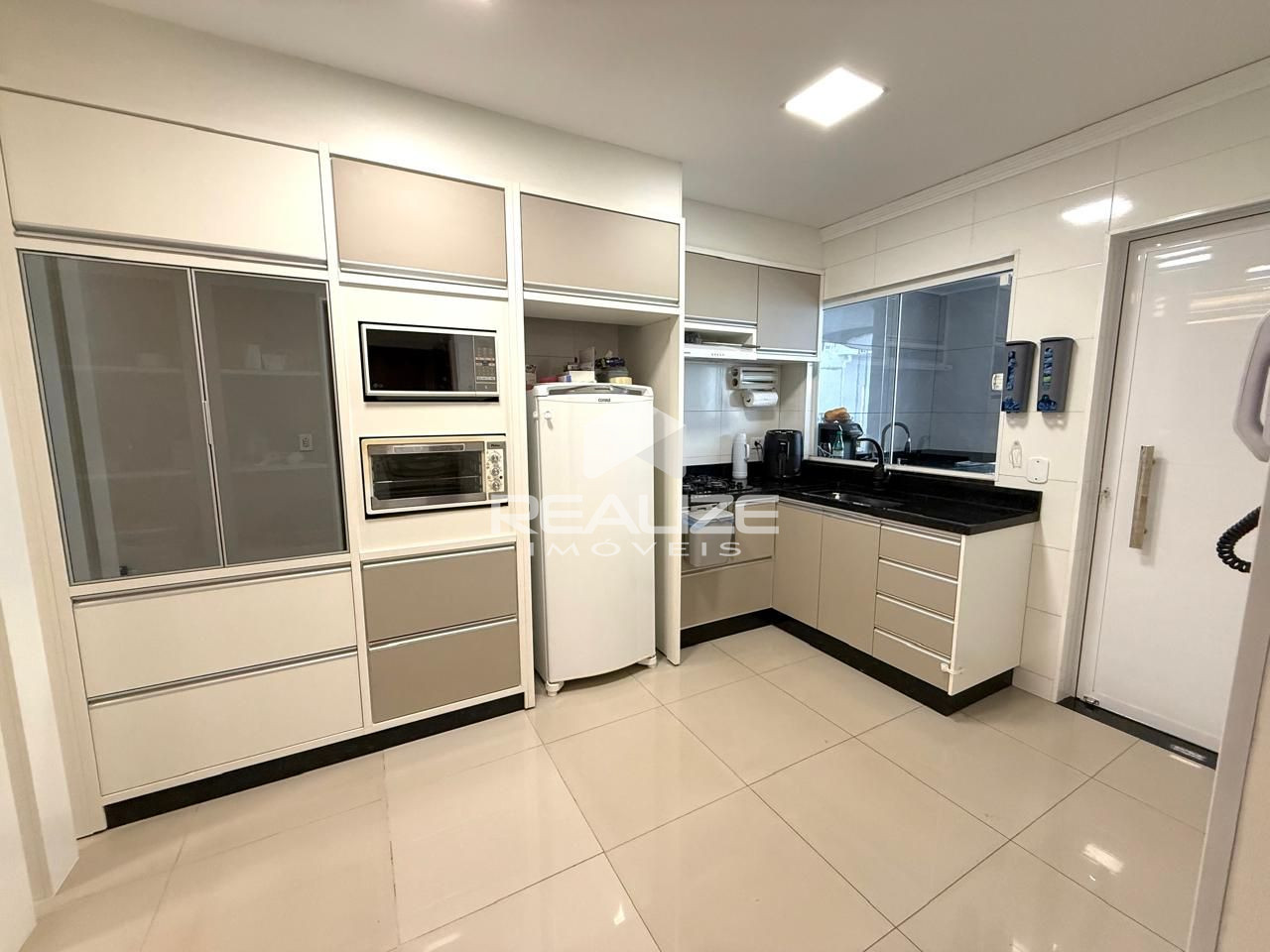 Casa à venda no Villa Floratta com 2 Quartos e Escritório