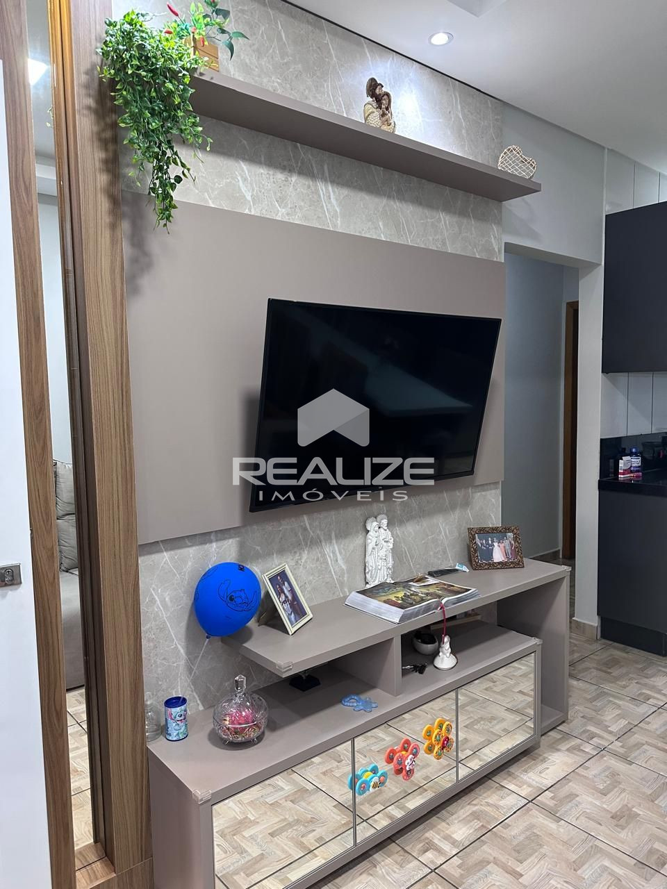 Casa à venda no Jardim das Flores com 2 quartos e Edícula