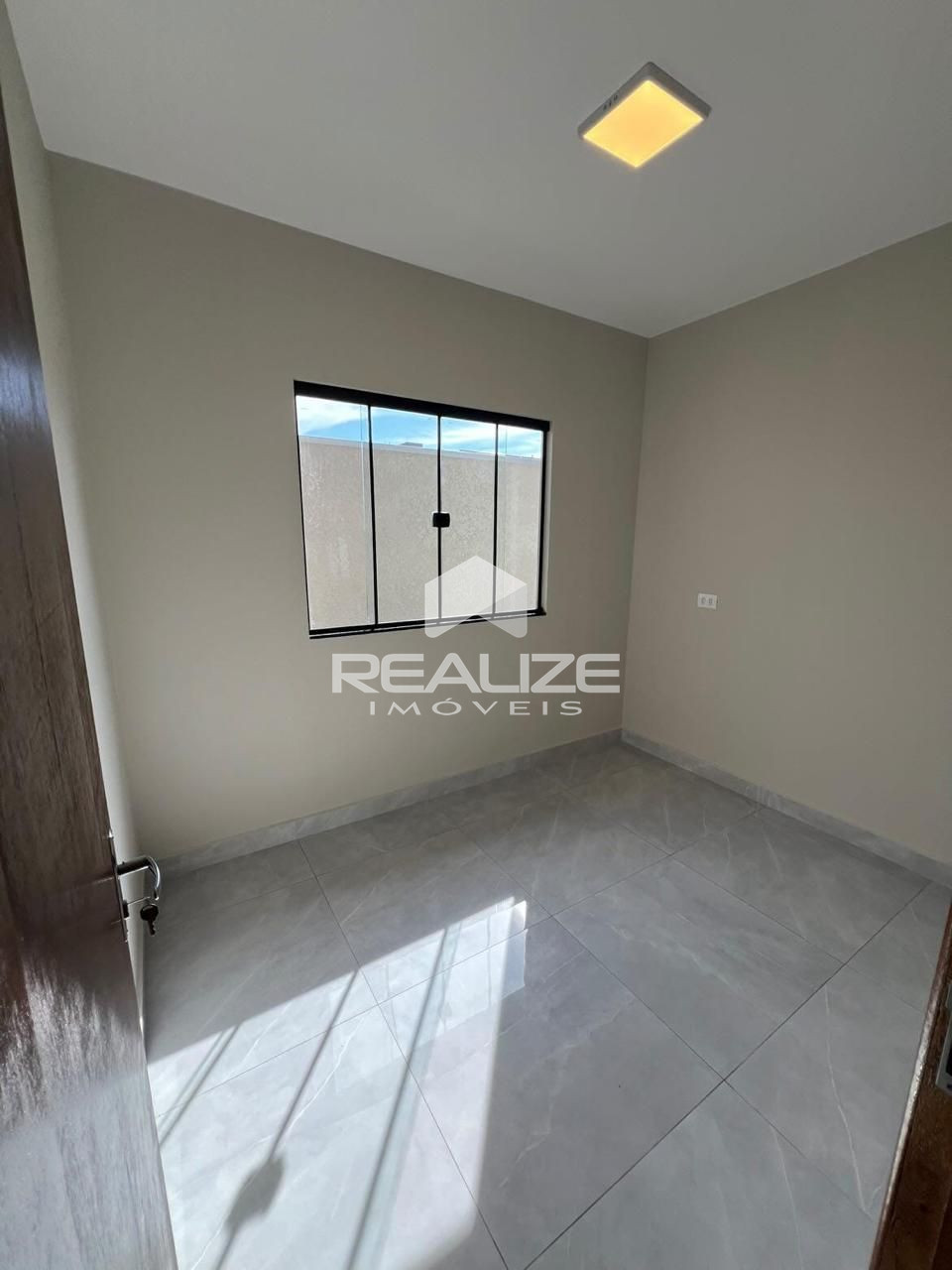 Casa venda no Jardim Santiago com 2 Quartos (1 sute).