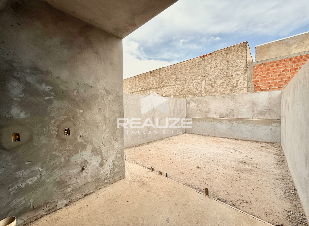 Casa venda no Bairro Irio Holler 2 Quartos (1 Sute).