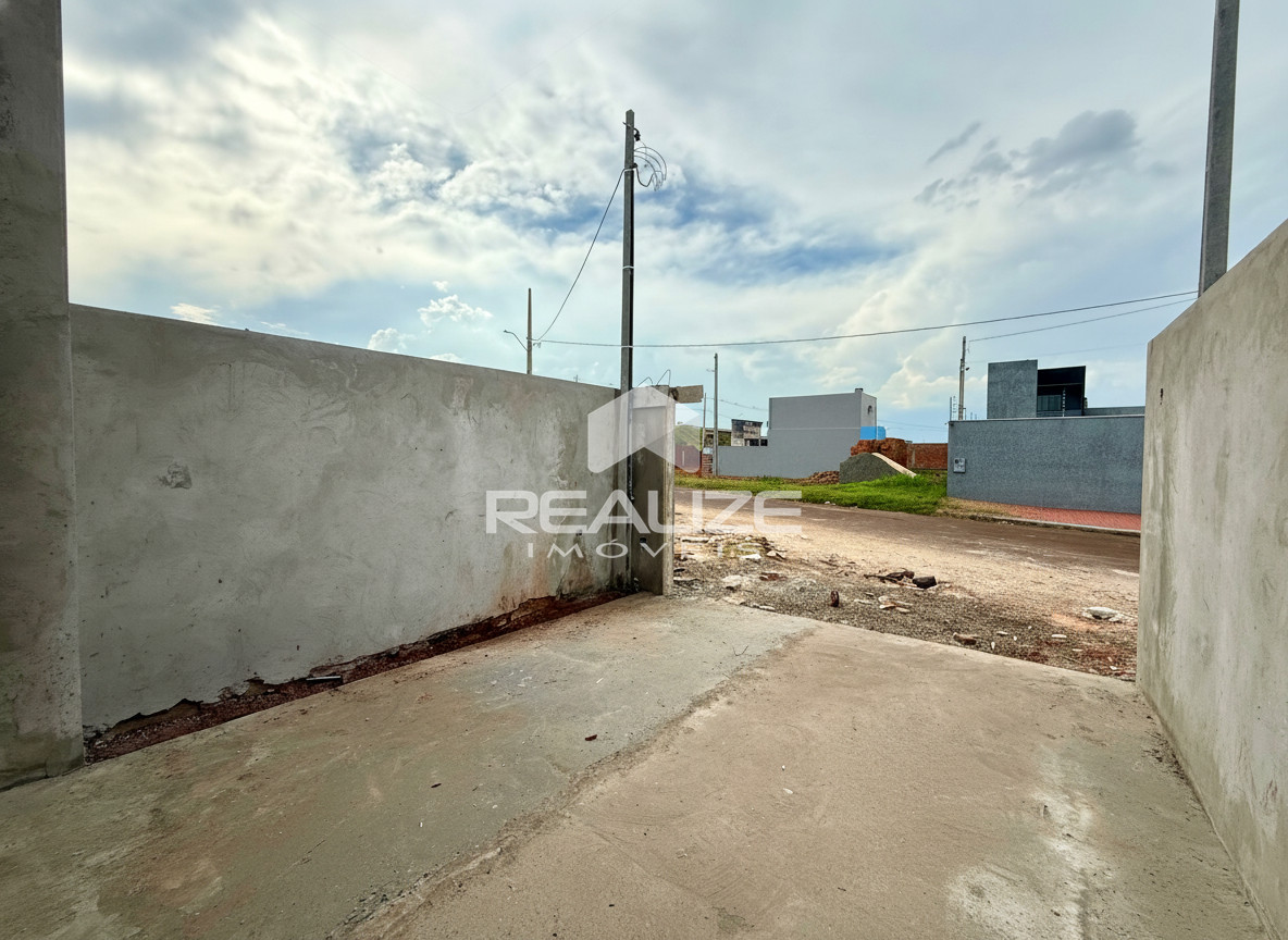 Casa à venda no Bairro Irio Holler 2 Quartos (1 Suíte).