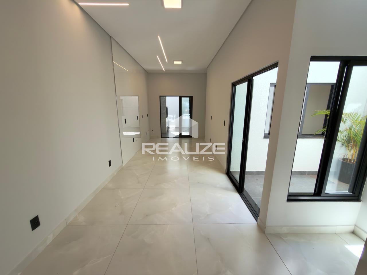 Casa venda na Vila Yolanda com 2 Quartos (1 Suite).