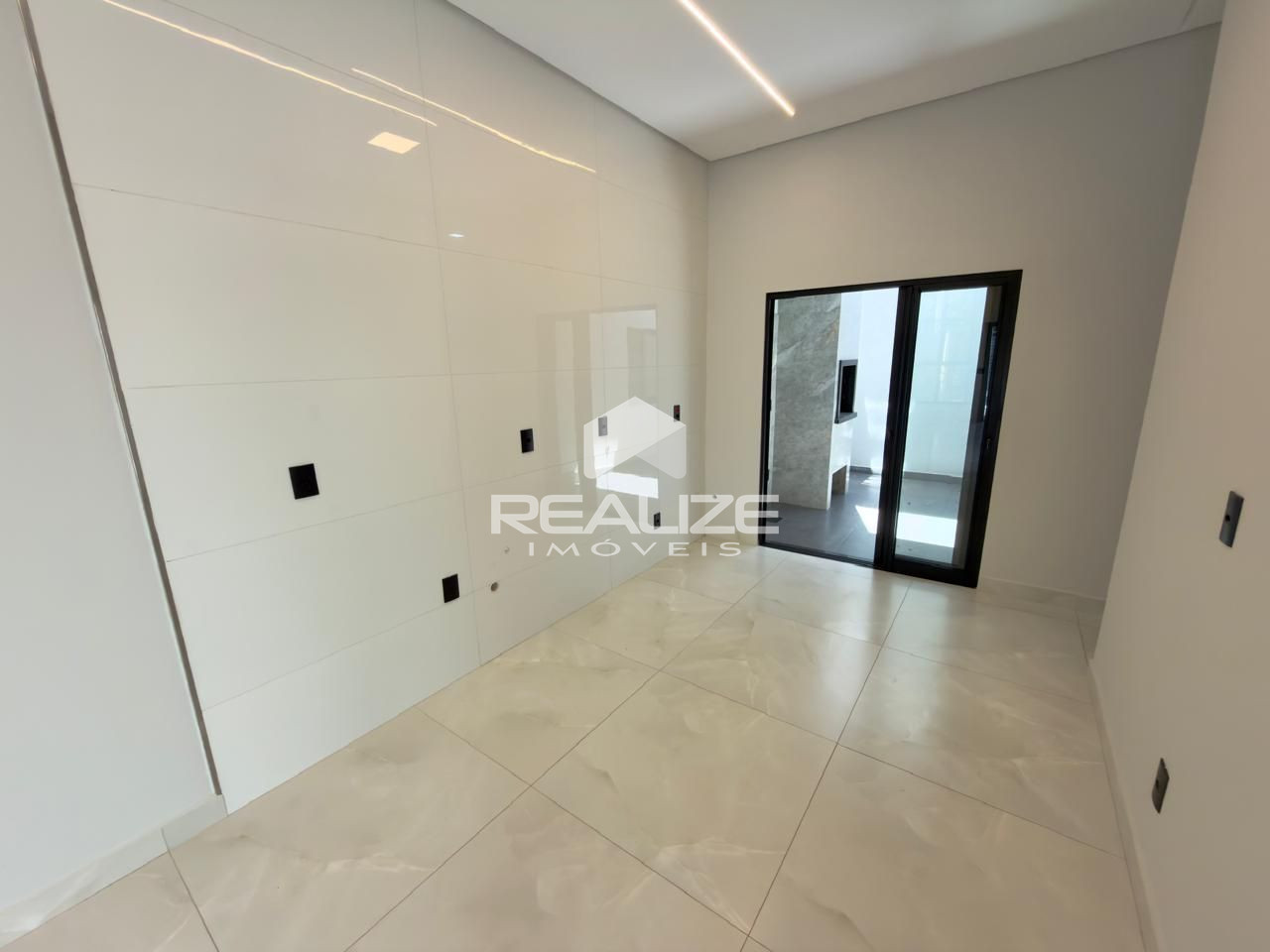 Casa venda na Vila Yolanda com 2 Quartos (1 Suite).