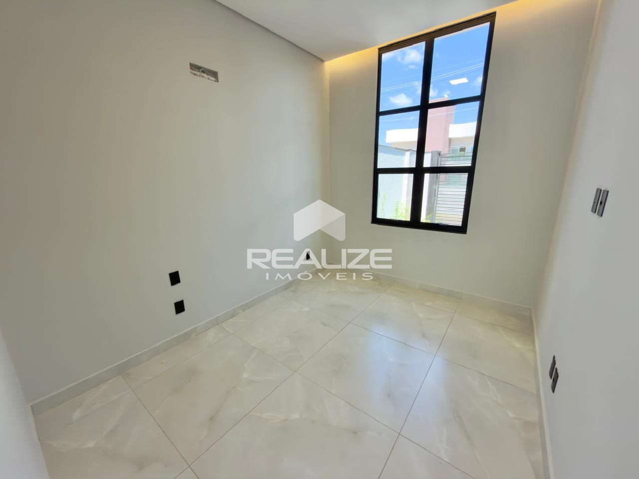 Casa venda na Vila Yolanda com 2 Quartos (1 Suite).