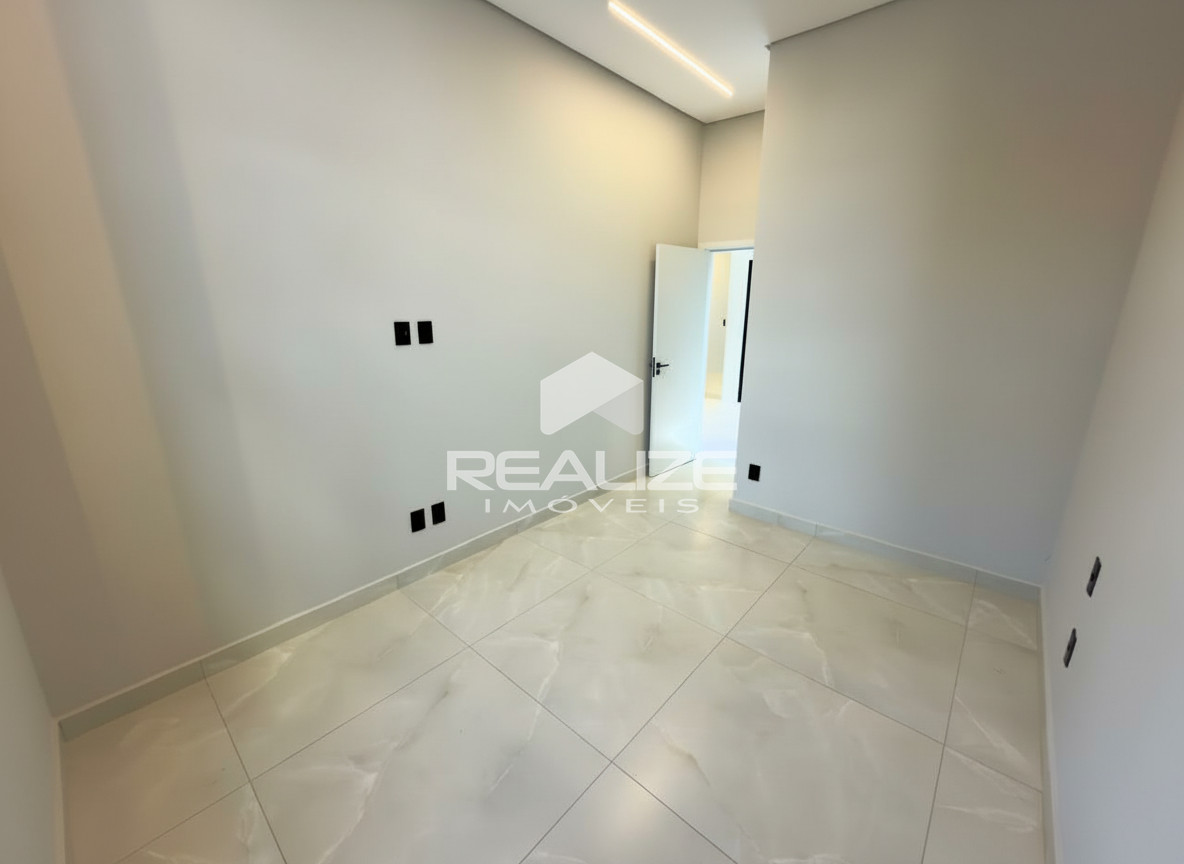 Casa venda na Vila Yolanda com 2 Quartos (1 Suite).