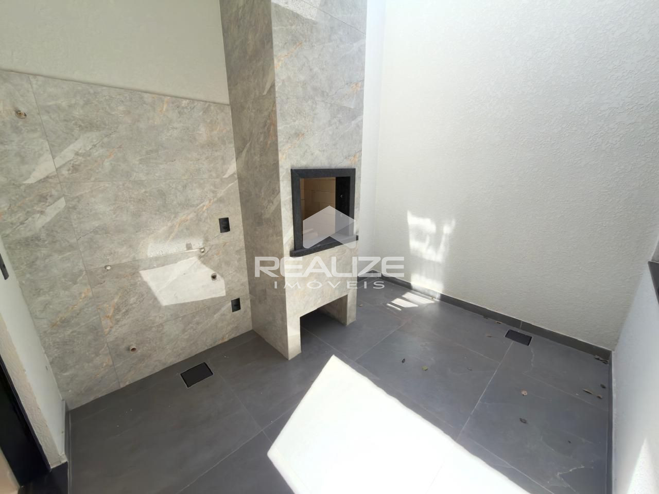 Casa venda na Vila Yolanda com 2 Quartos (1 Suite).