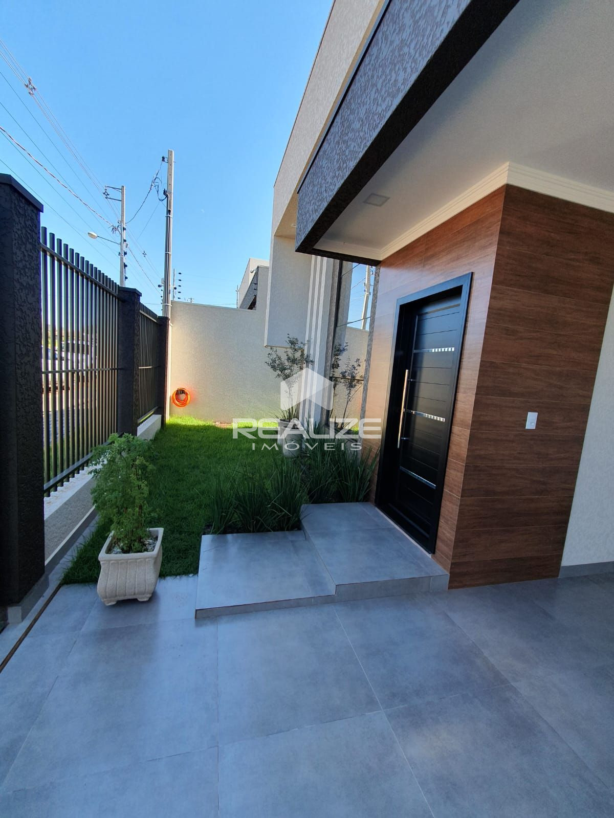 Casa à venda no Jardim Ipê 4 com 3 quartos (1 Suíte Master).