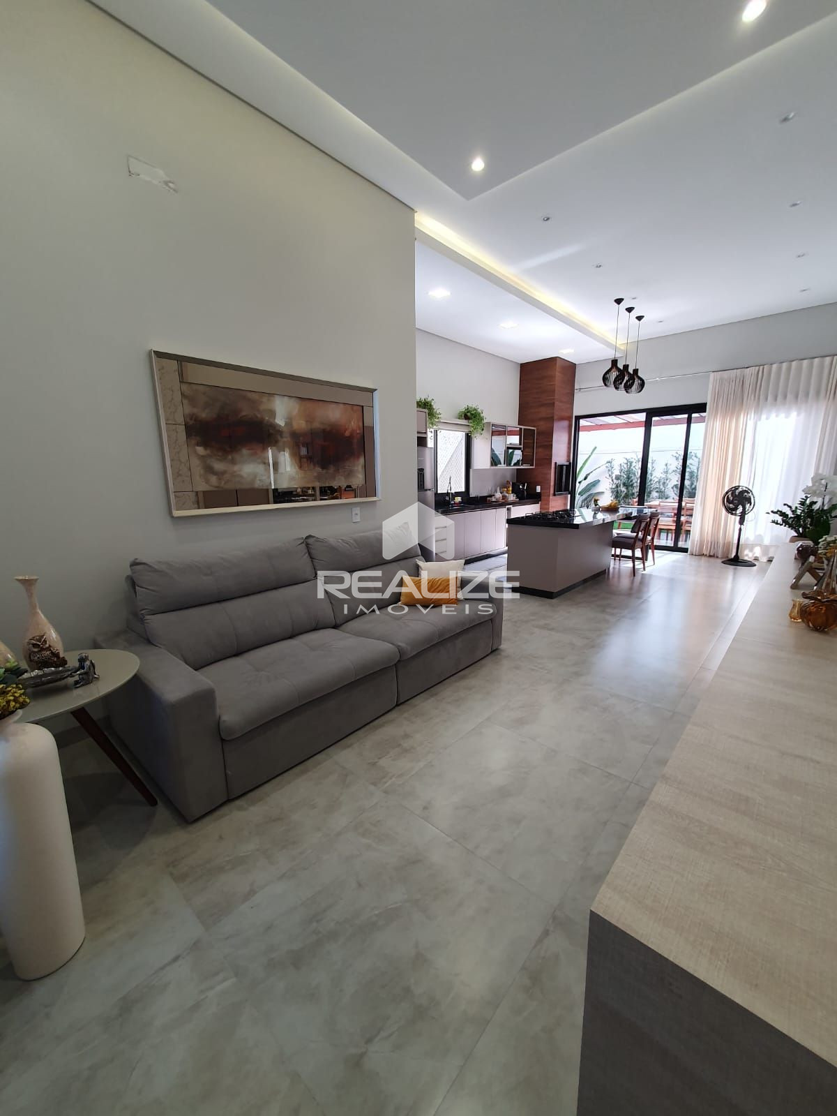 Casa à venda no Jardim Ipê 4 com 3 quartos (1 Suíte Master).