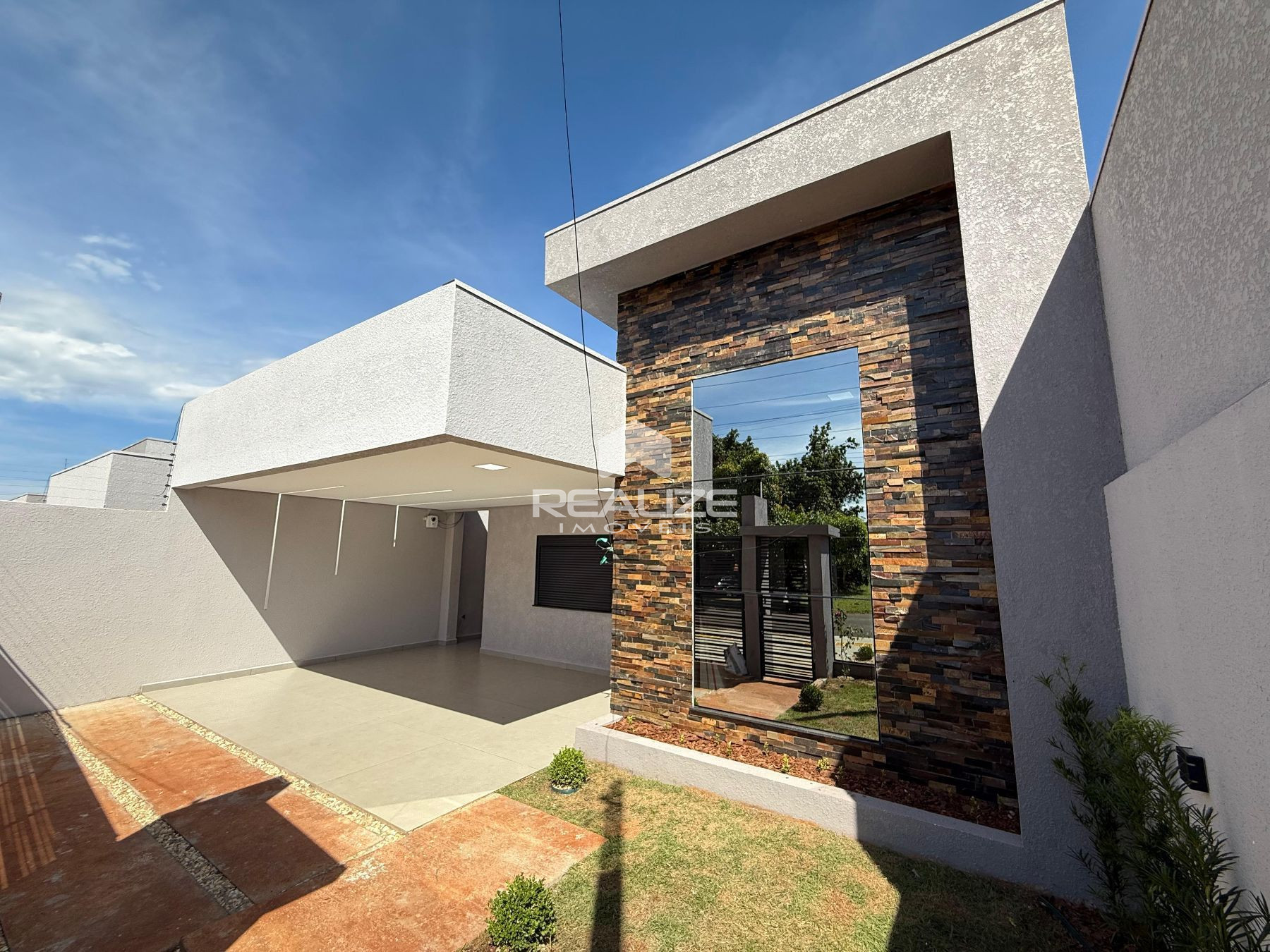 Casa à venda no Jardim Lancaster IV com 3 quartos 