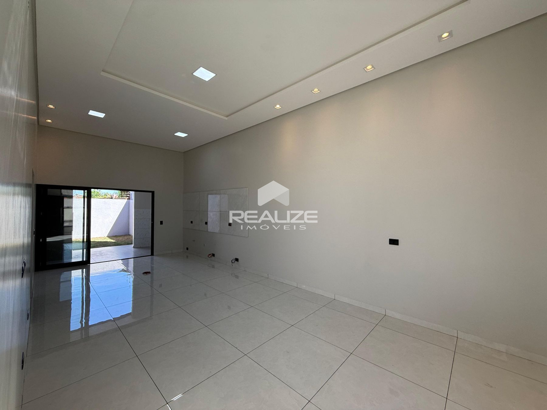 Casa à venda no Jardim Lancaster IV com 3 quartos 