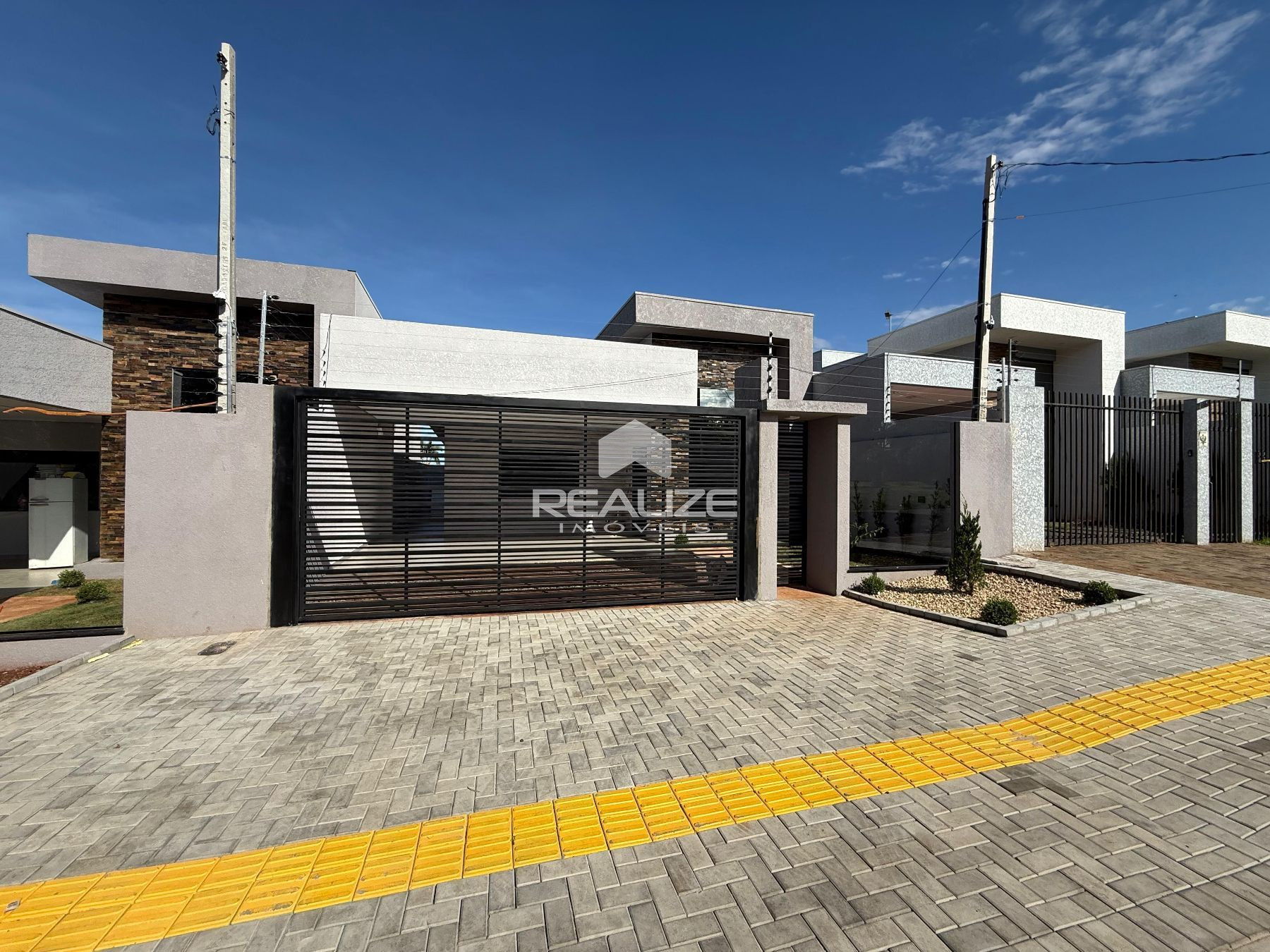 Casa à venda no Jardim Lancaster IV com 3 quartos 