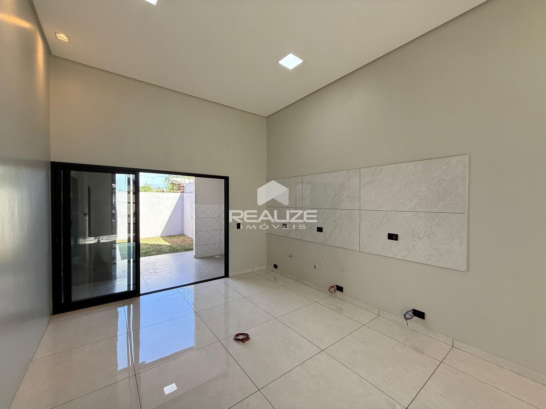 Casa à venda no Jardim Lancaster IV com 3 quartos 