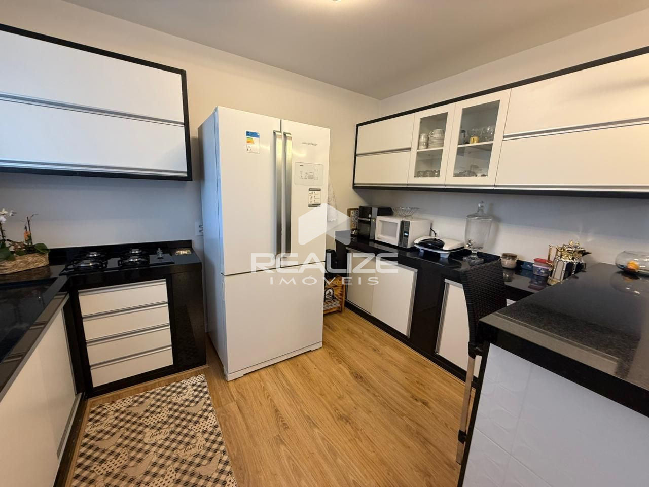 Casa na Vila A com 3 quartos (1 suíte), piscina e amplo terreno.