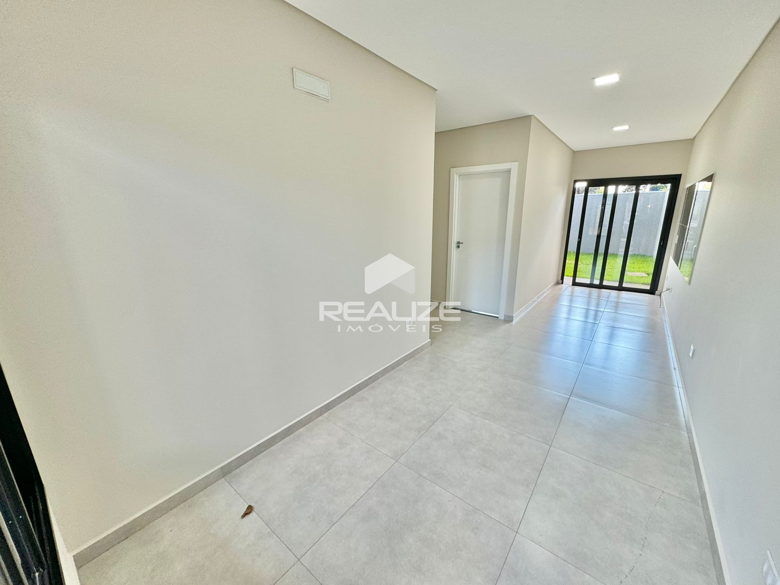 Casa à venda no Jardim Marcely com 2 quartos. 