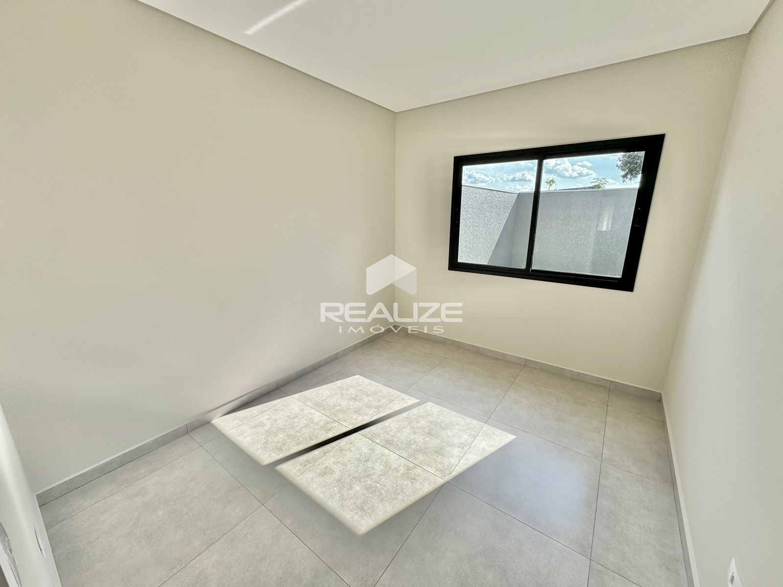 Casa venda no Jardim Marcely com 2 quartos.