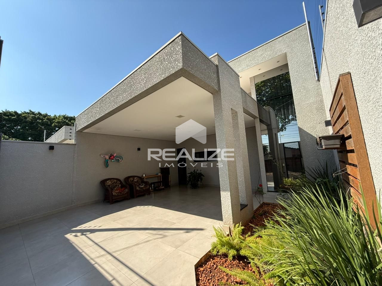 Casa à venda no Jardim Santa Rosa com 3 quartos (1 Suíte). 