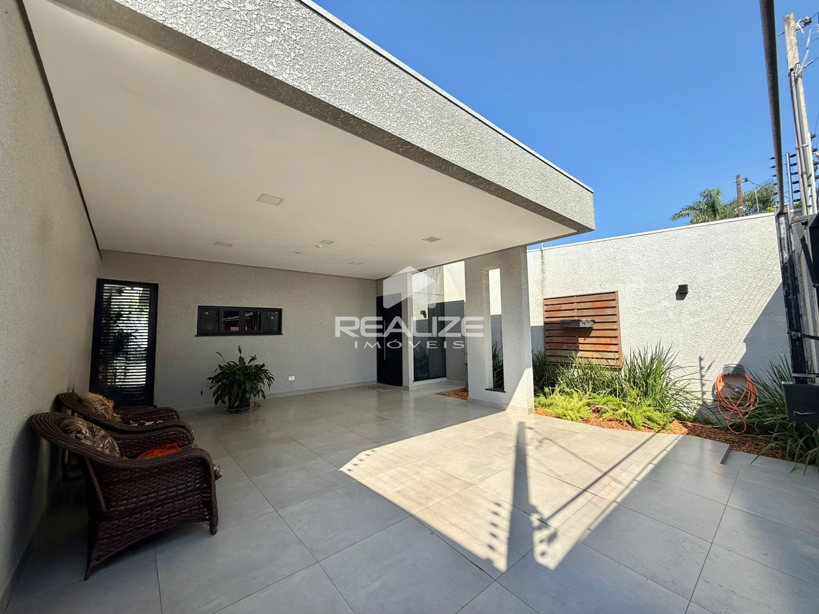 Casa à venda no Jardim Santa Rosa com 3 quartos (1 Suíte). 