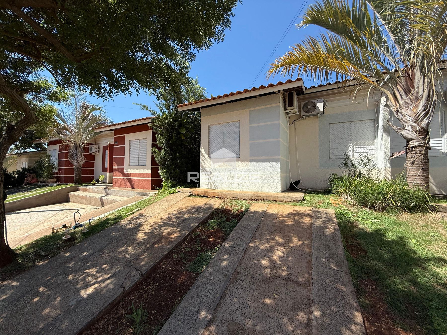 Casa à venda no Condomínio Terra Nova com 2 quartos e Piscina.
