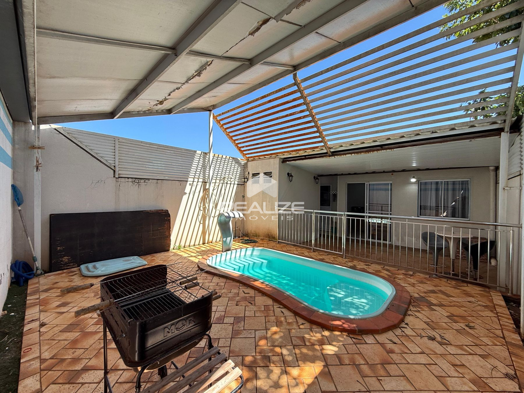 Casa venda no Condomnio Terra Nova com 2 quartos e Piscina.