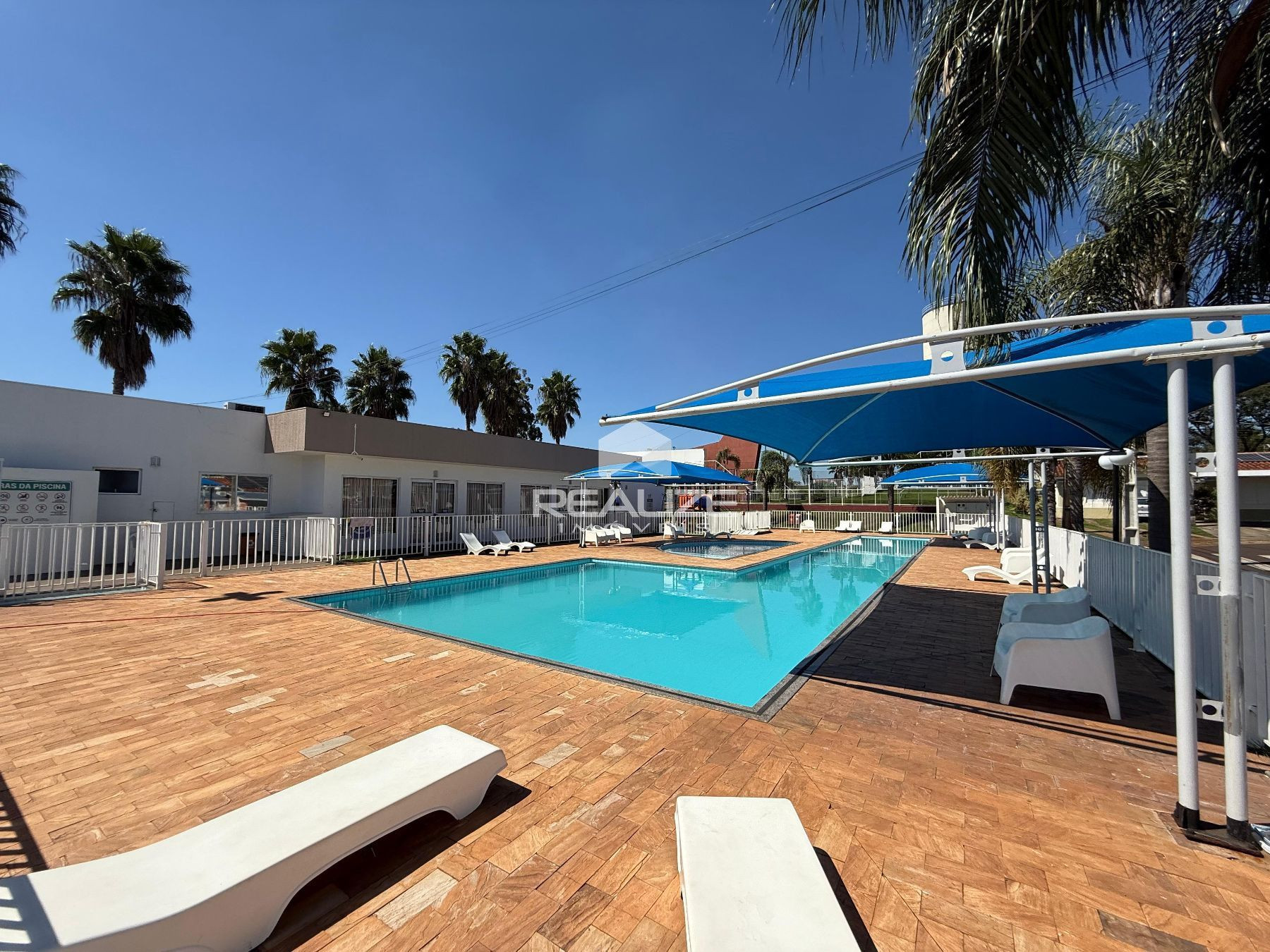 Casa venda no Condomnio Terra Nova com 2 quartos e Piscina.