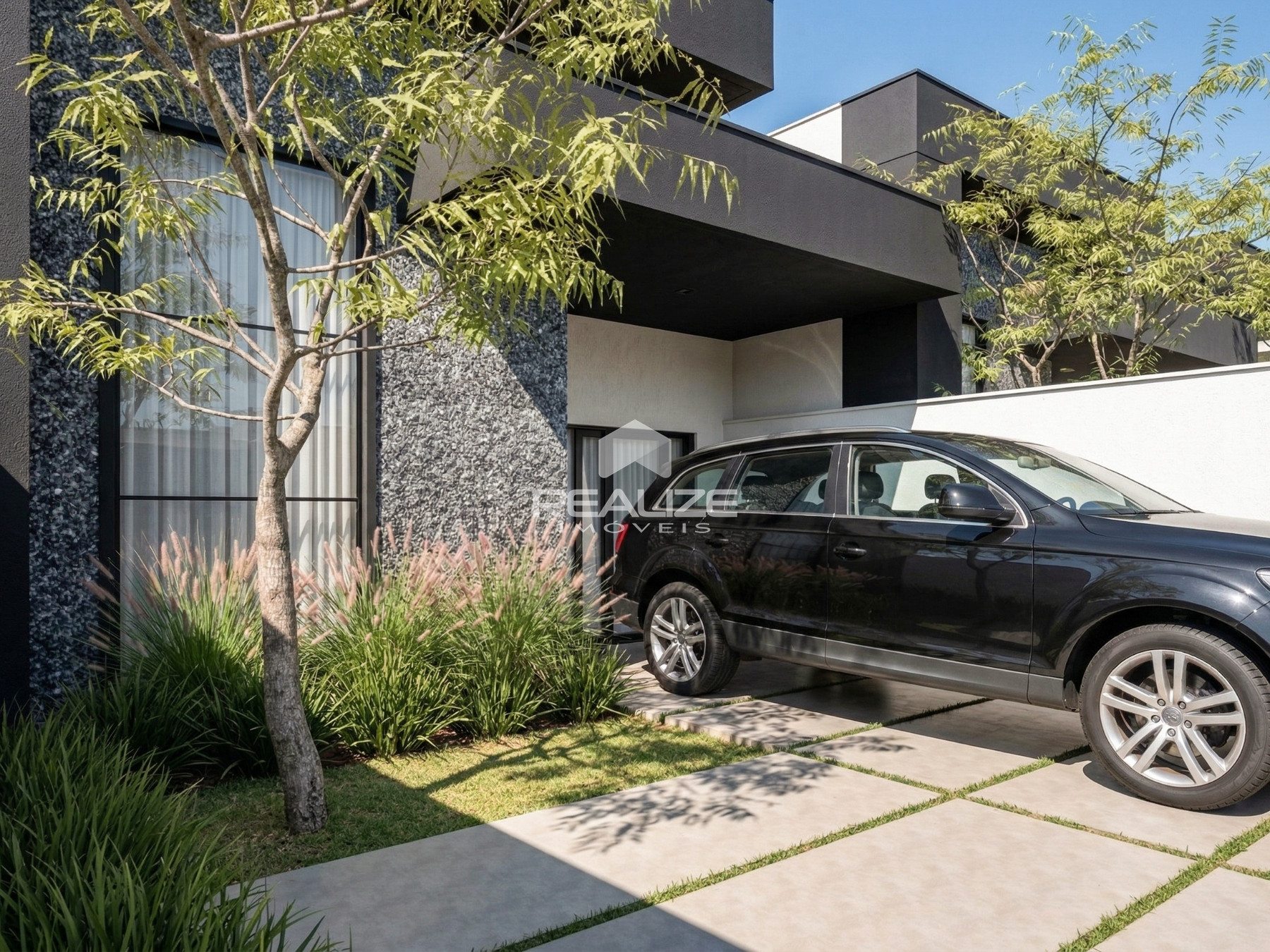 Casa à venda no Jardim Ipê com 2 quartos (1 suíte). 