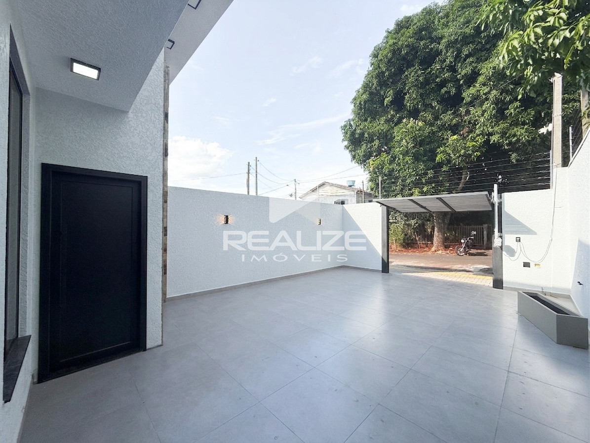 Casa à venda no Três Bandeiras com 03 quartos