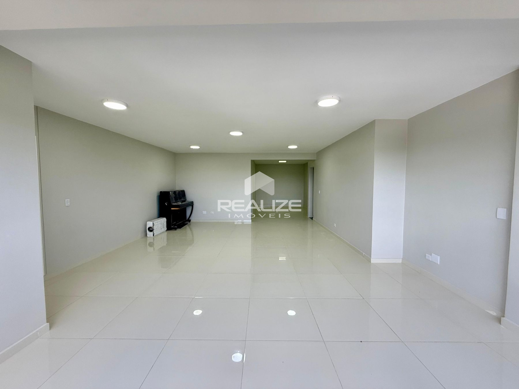 Apartamento à venda no Edifício Residencial Royal Star com 4 Q...