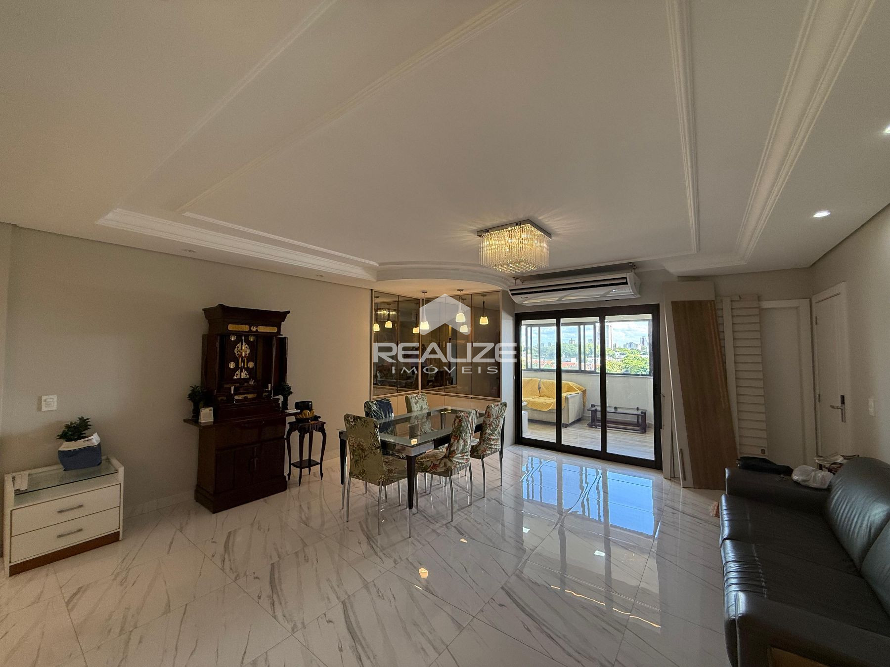 Apartamento Mobiliado à venda no Edifício Residencial Royal St...