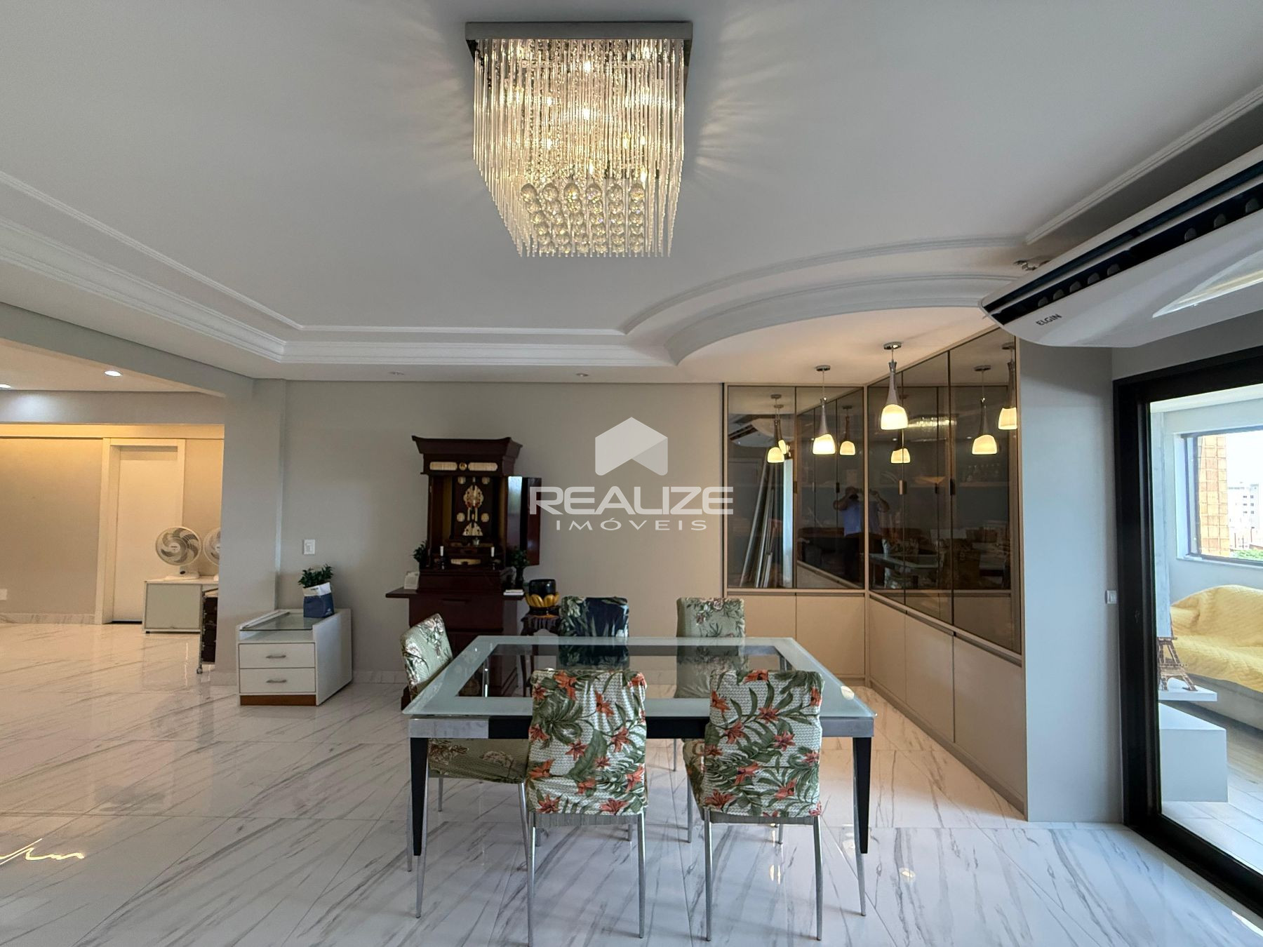 Apartamento Mobiliado à venda no Edifício Residencial Royal St...