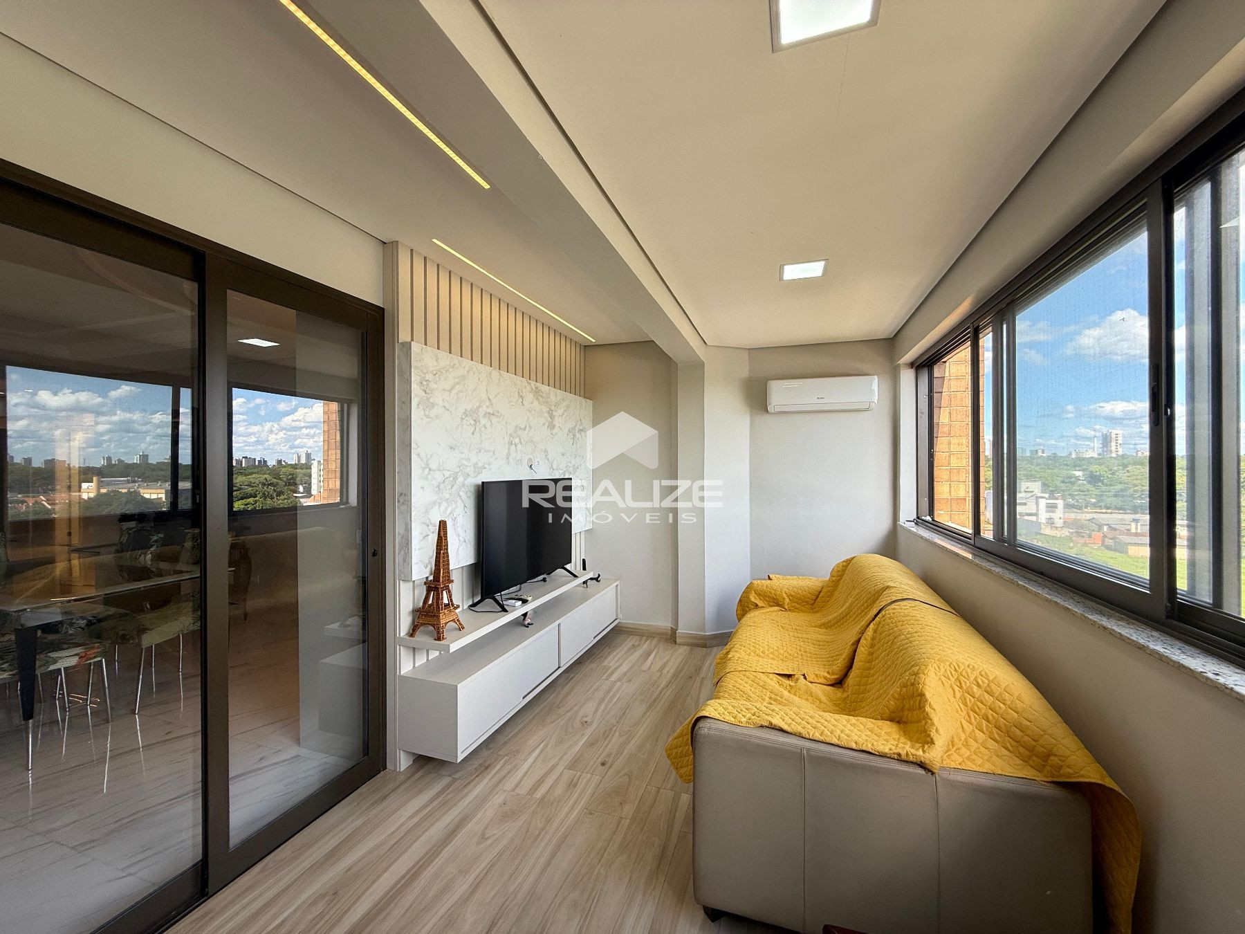 Apartamento Mobiliado à venda no Edifício Residencial Royal St...