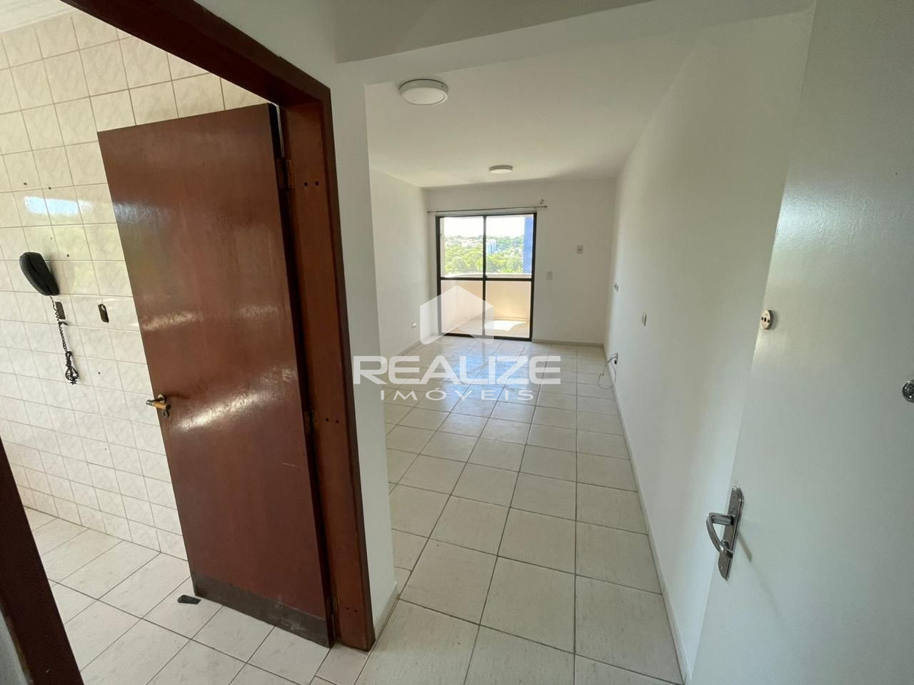 Apartamento à venda no Edifício Lyon com 2 Suítes.