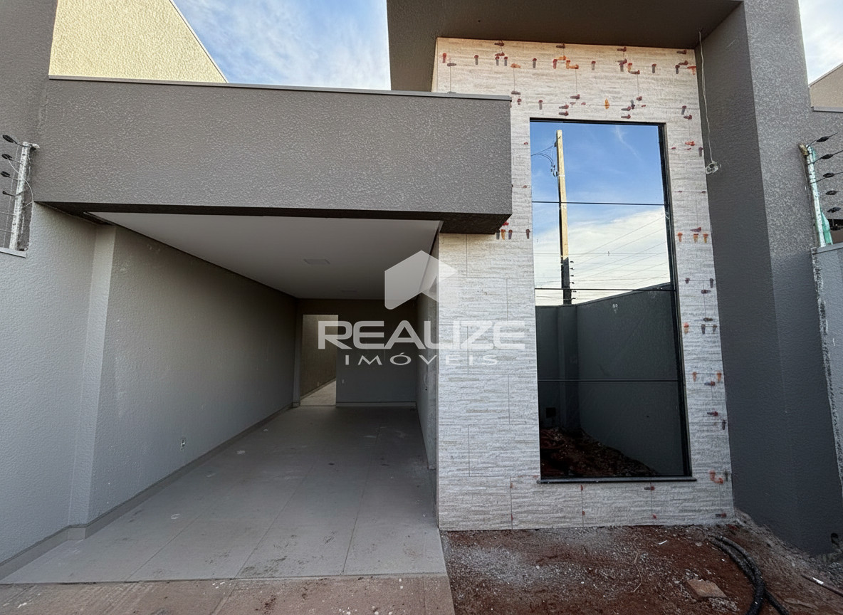 Casa à venda no Parque dos Pioneiros com 3 quartos (1 suíte). 