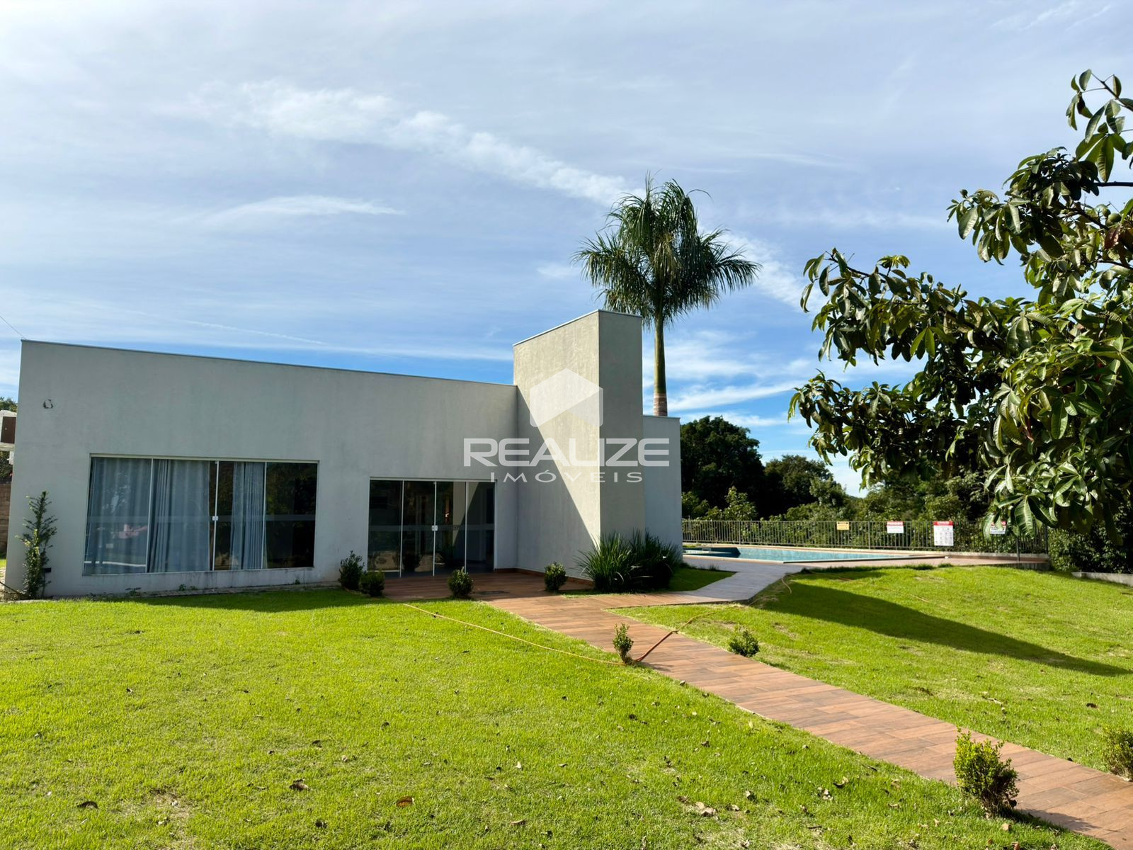 Terreno à venda no Condomínio Falls Ville com 360m 
