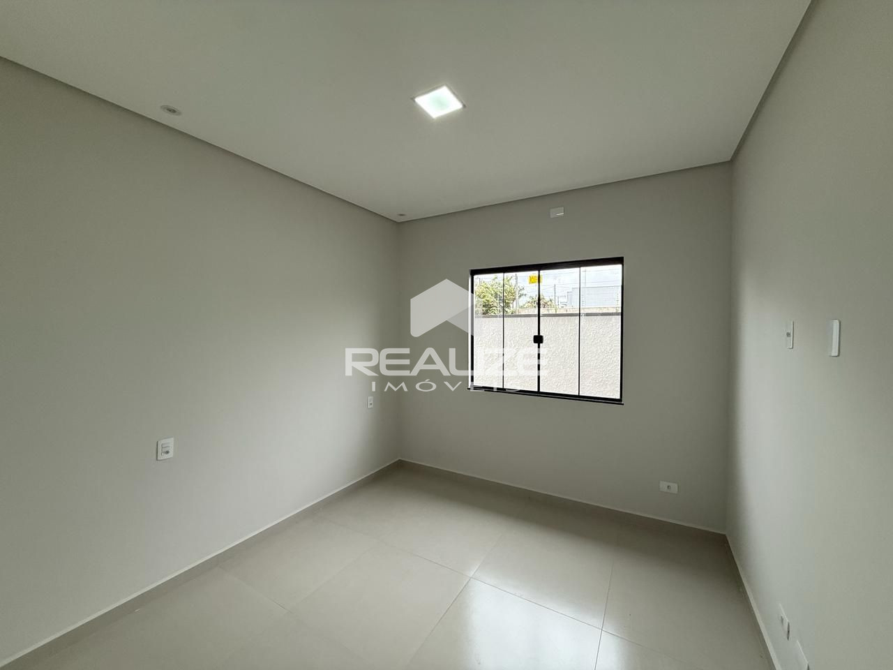 Casa à venda no Jardim das Oliveiras com 2 quartos.