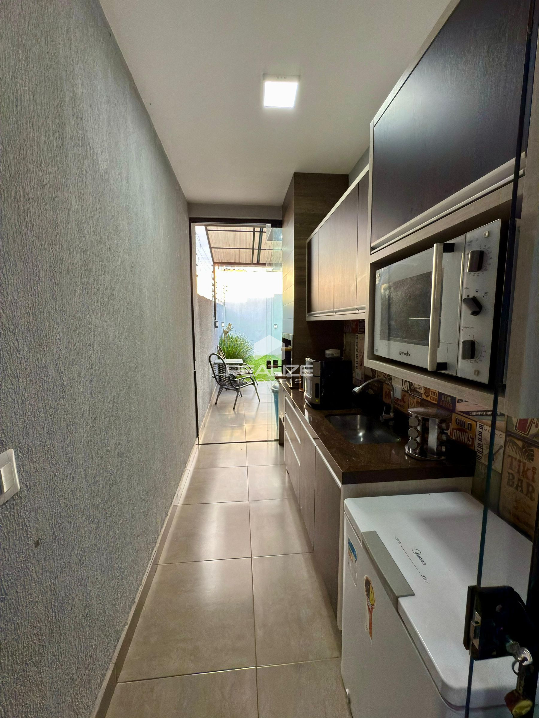 Casa à venda no Jardim Ipê com 3 quarto e amplo terreno.