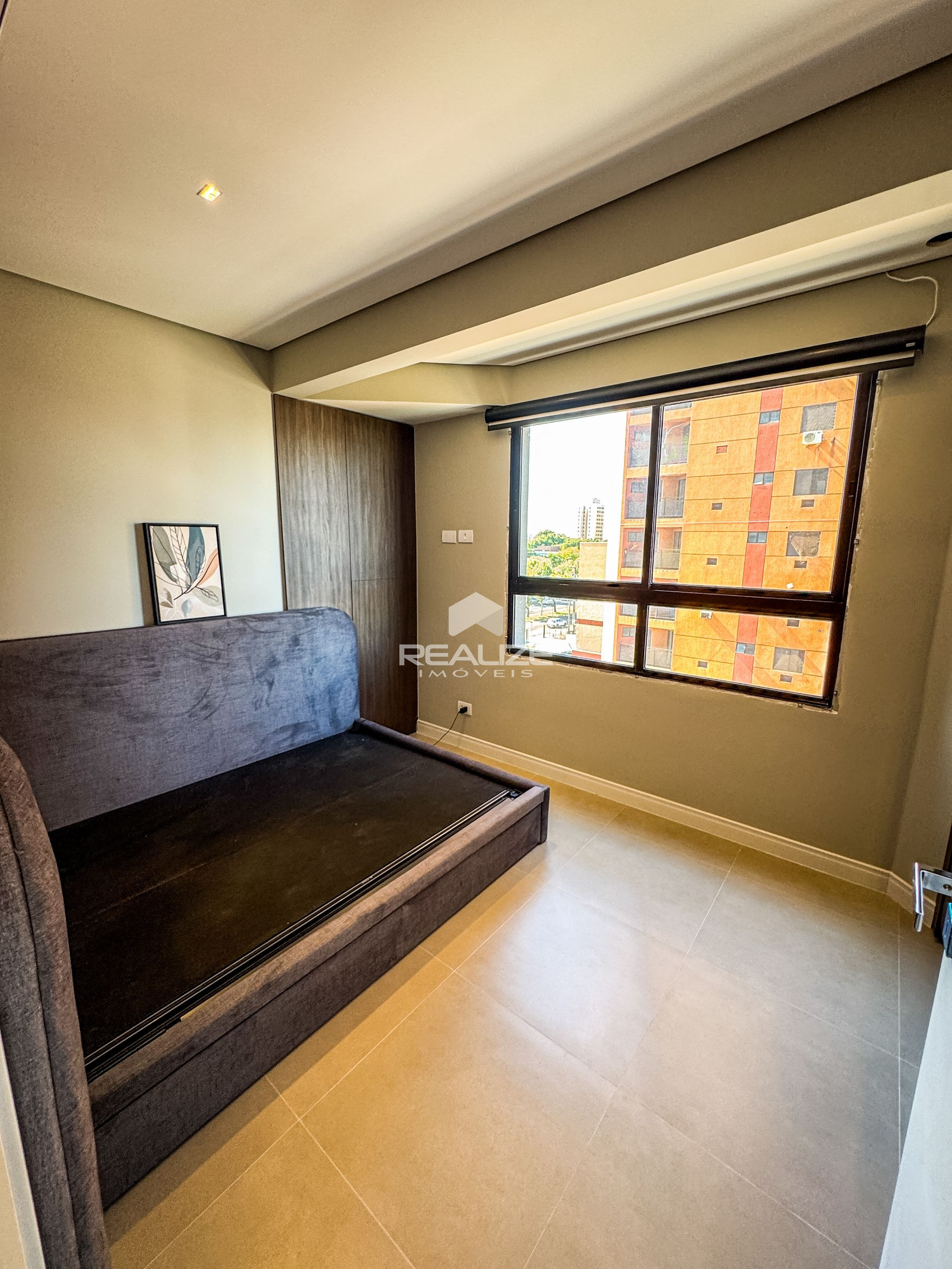 Apartamento à venda no Edifício Sunset com 2 Quartos (1 Suíte).