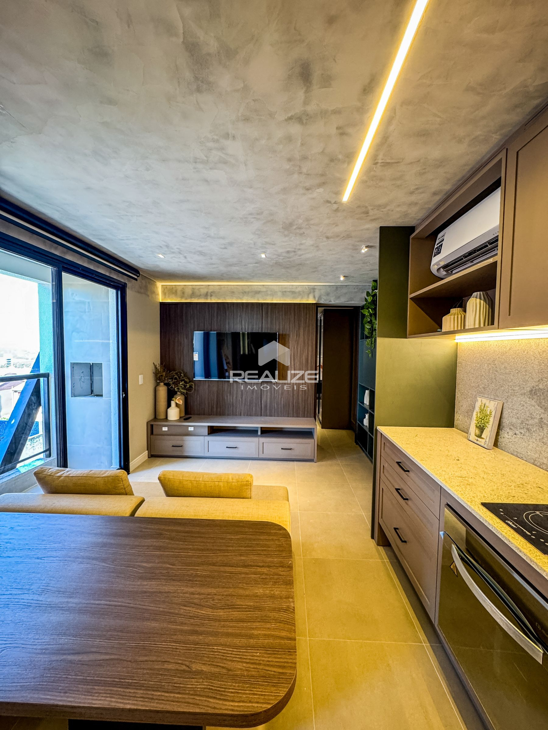 Apartamento à venda no Edifício Sunset com 2 Quartos (1 Suíte).