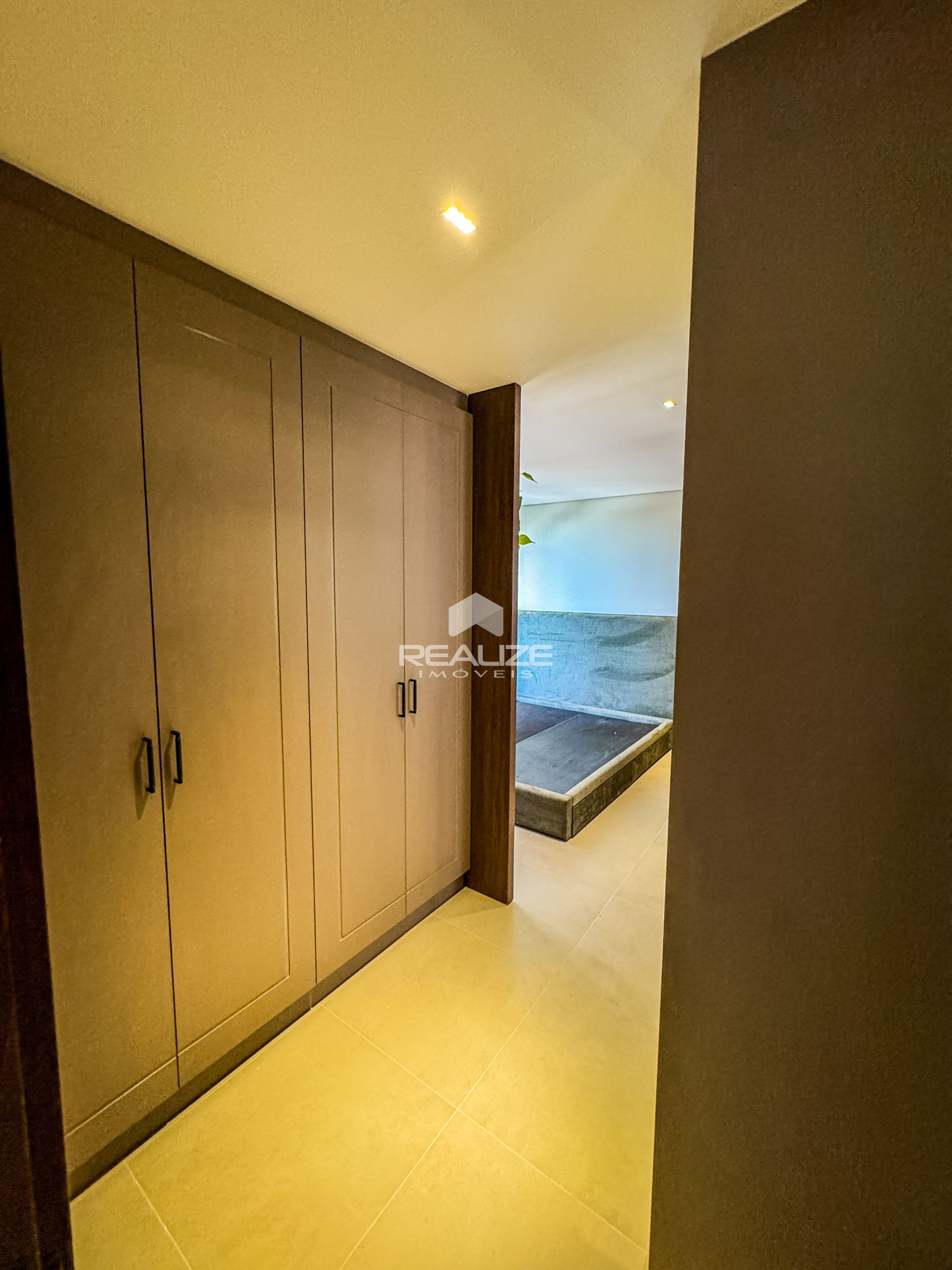 Apartamento à venda no Edifício Sunset com 2 Quartos (1 Suíte).