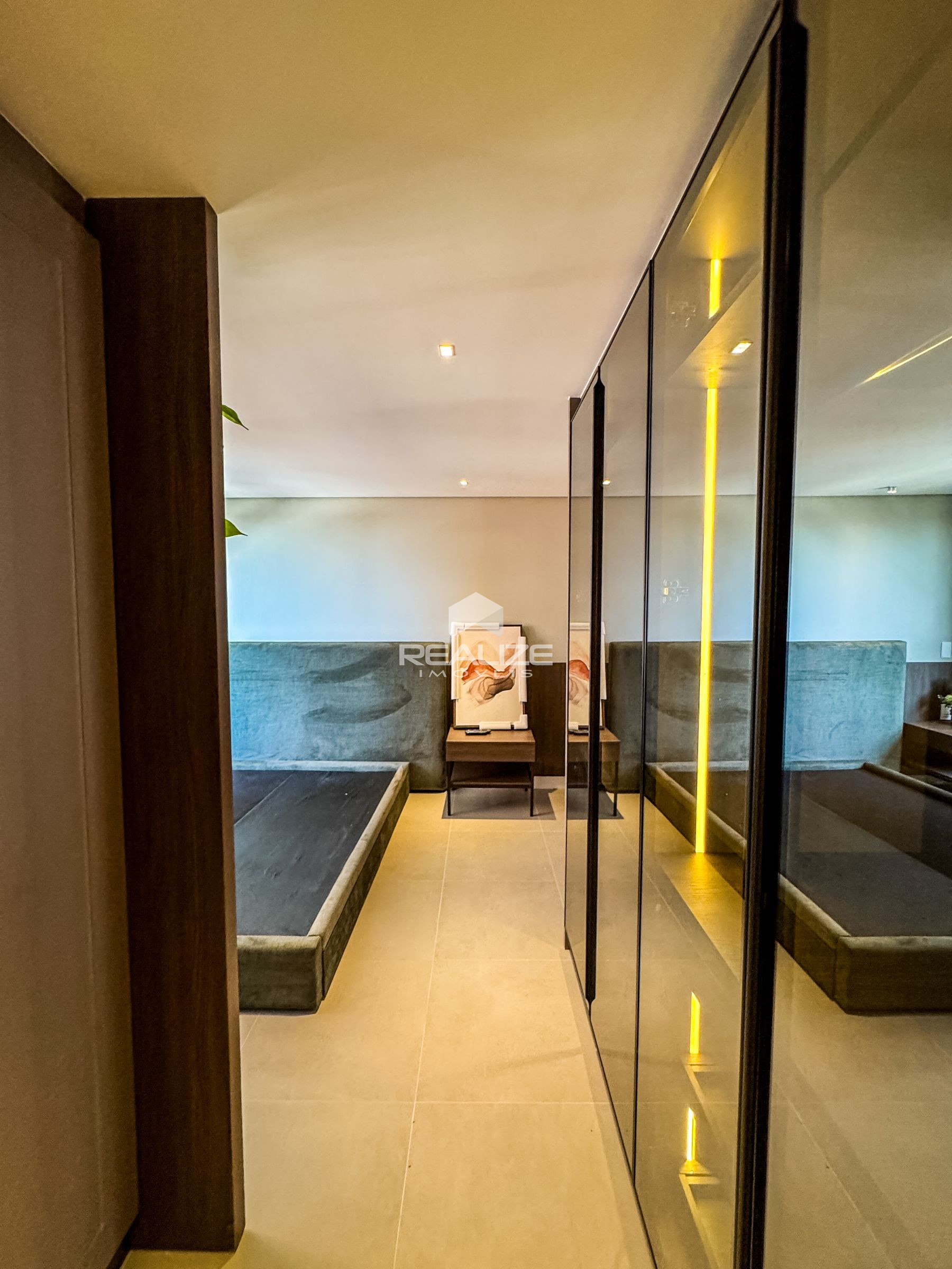 Apartamento à venda no Edifício Sunset com 2 Quartos (1 Suíte).