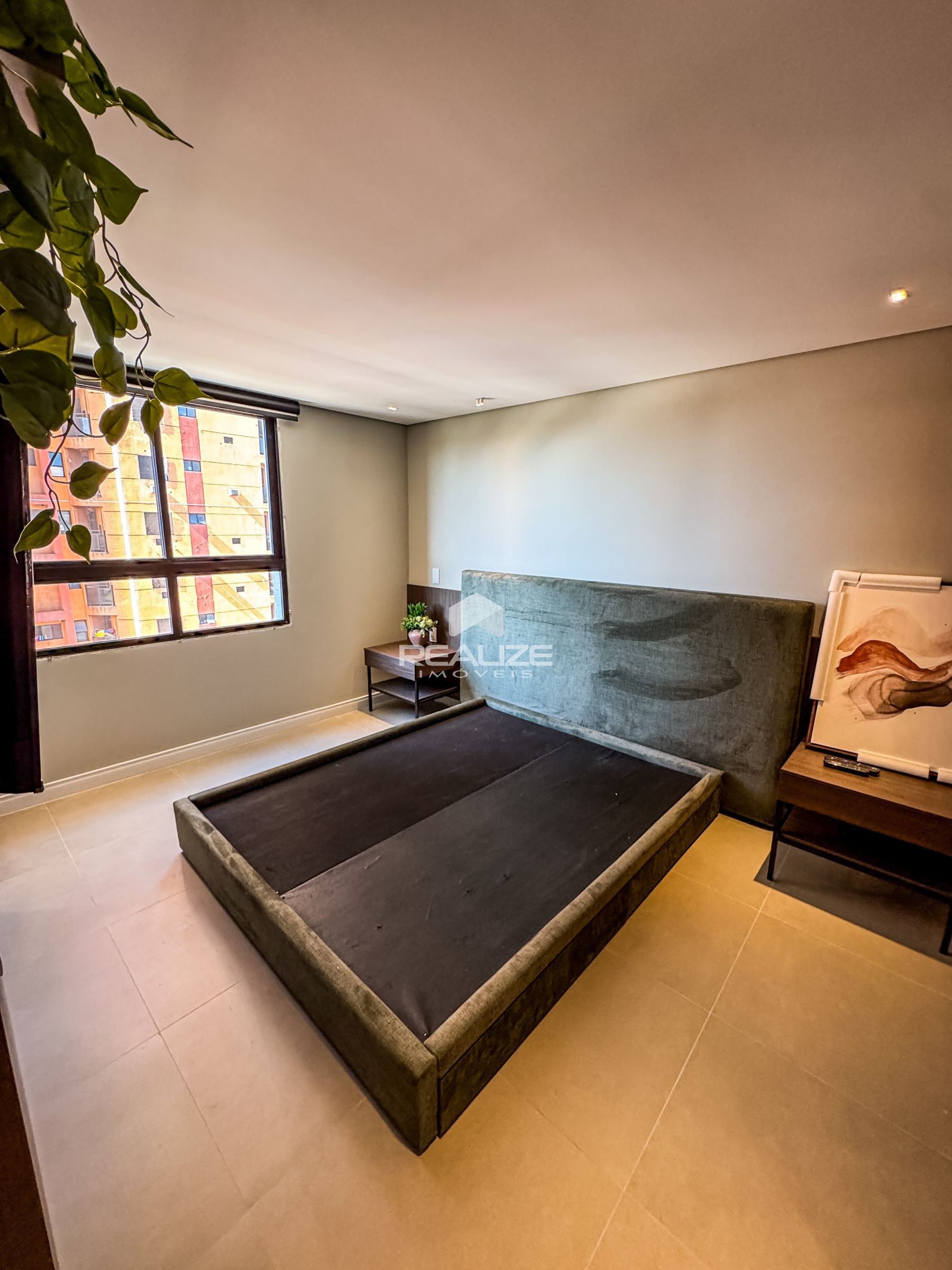 Apartamento à venda no Edifício Sunset com 2 Quartos (1 Suíte).