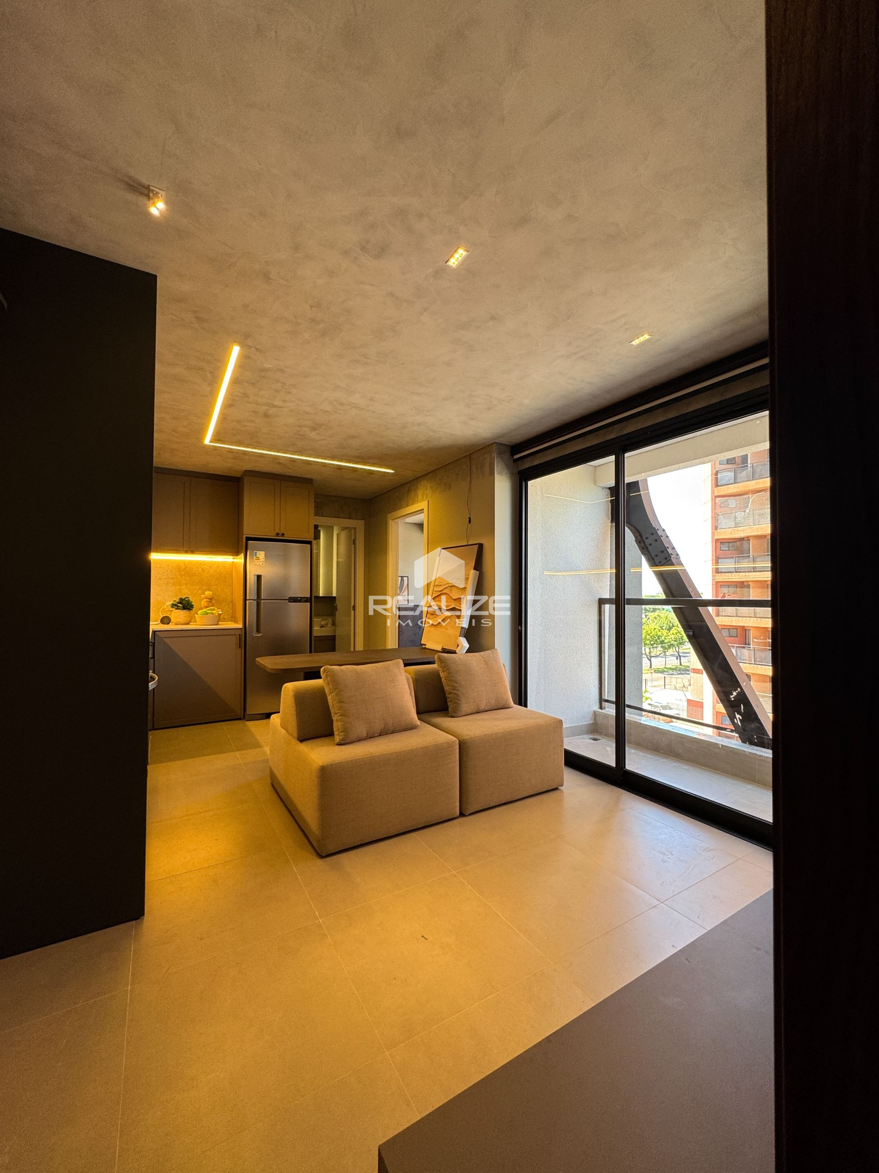 Apartamento à venda no Edifício Sunset com 2 Quartos (1 Suíte).