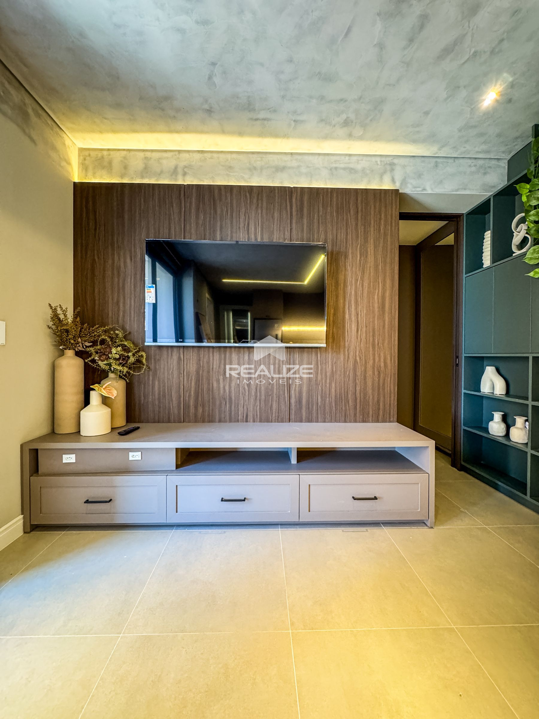 Apartamento à venda no Edifício Sunset com 2 Quartos (1 Suíte).
