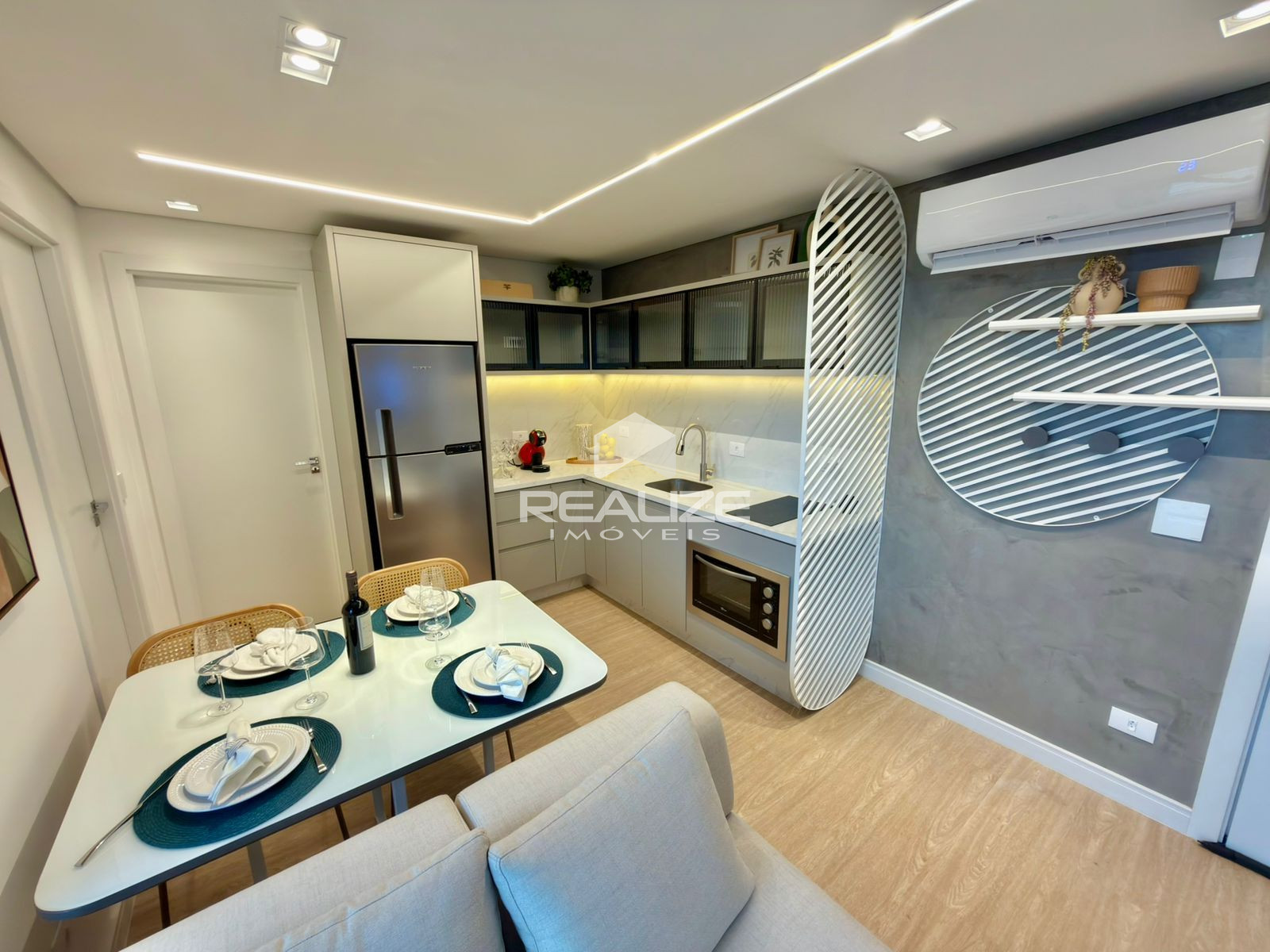 Apartamento à venda no Edifício Sunset com 2 Quartos (1 Suíte). 