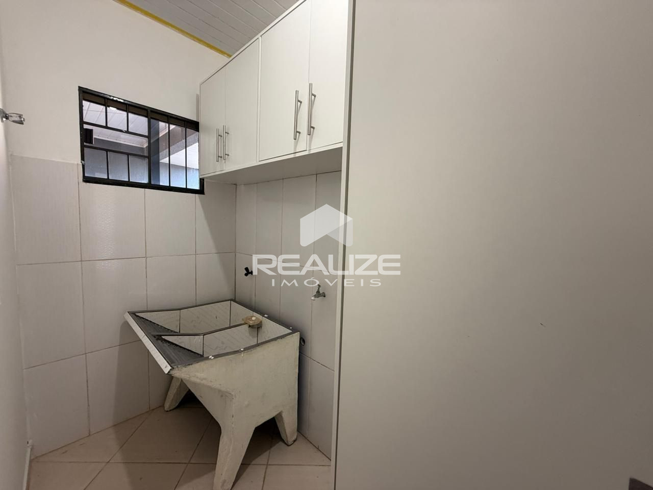 Casa à venda Jardim Rosi Magalhães com 2 quartos. 