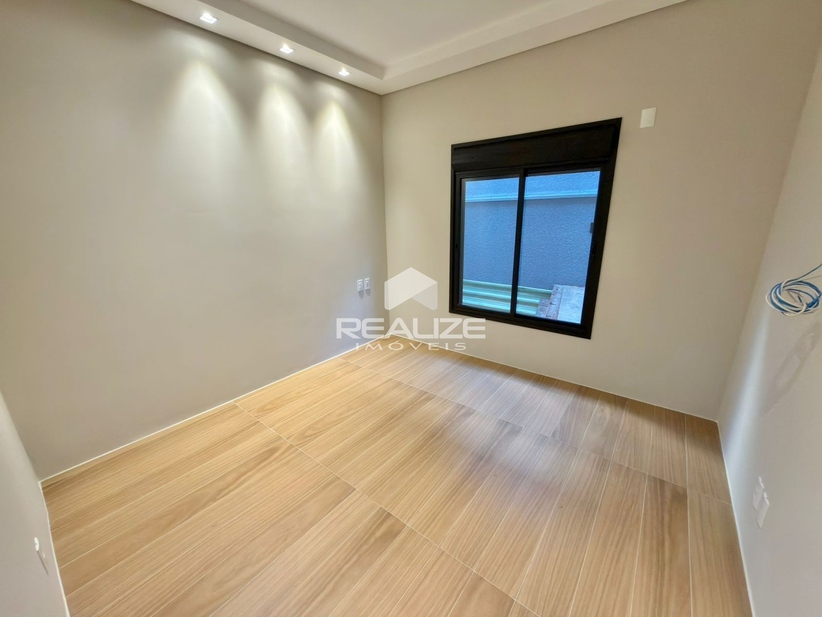 Casa à venda no Condomínio Solar das Palmeiras com Piscina.