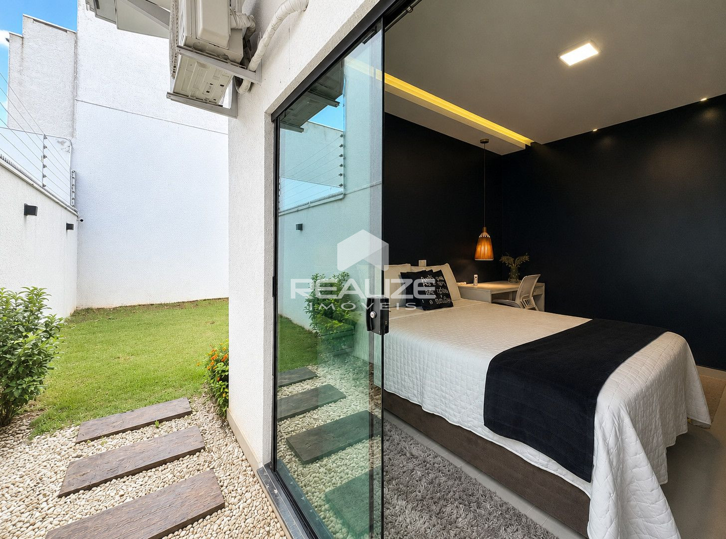 Casa à venda no Loteamento Villa Floratta com 3 quartos. 