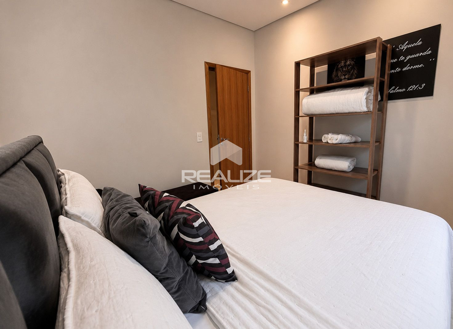 Casa à venda no Loteamento Villa Floratta com 3 quartos. 