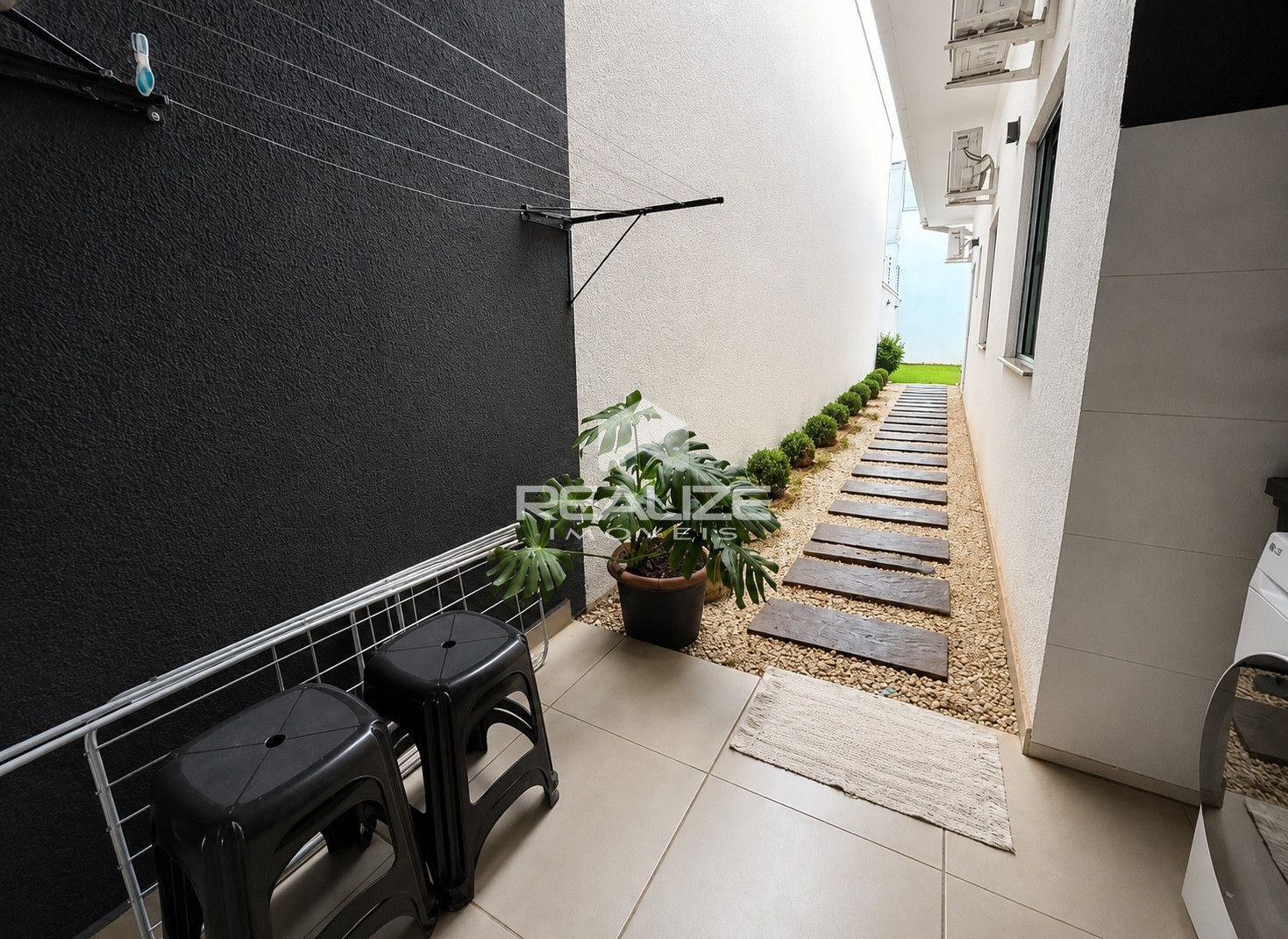 Casa à venda no Loteamento Villa Floratta com 3 quartos. 