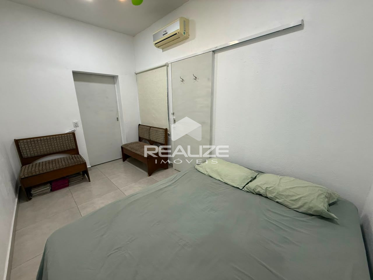 Sobrado à venda no Condomínio Residencial Volato, com 5 quartos, mobiliado.