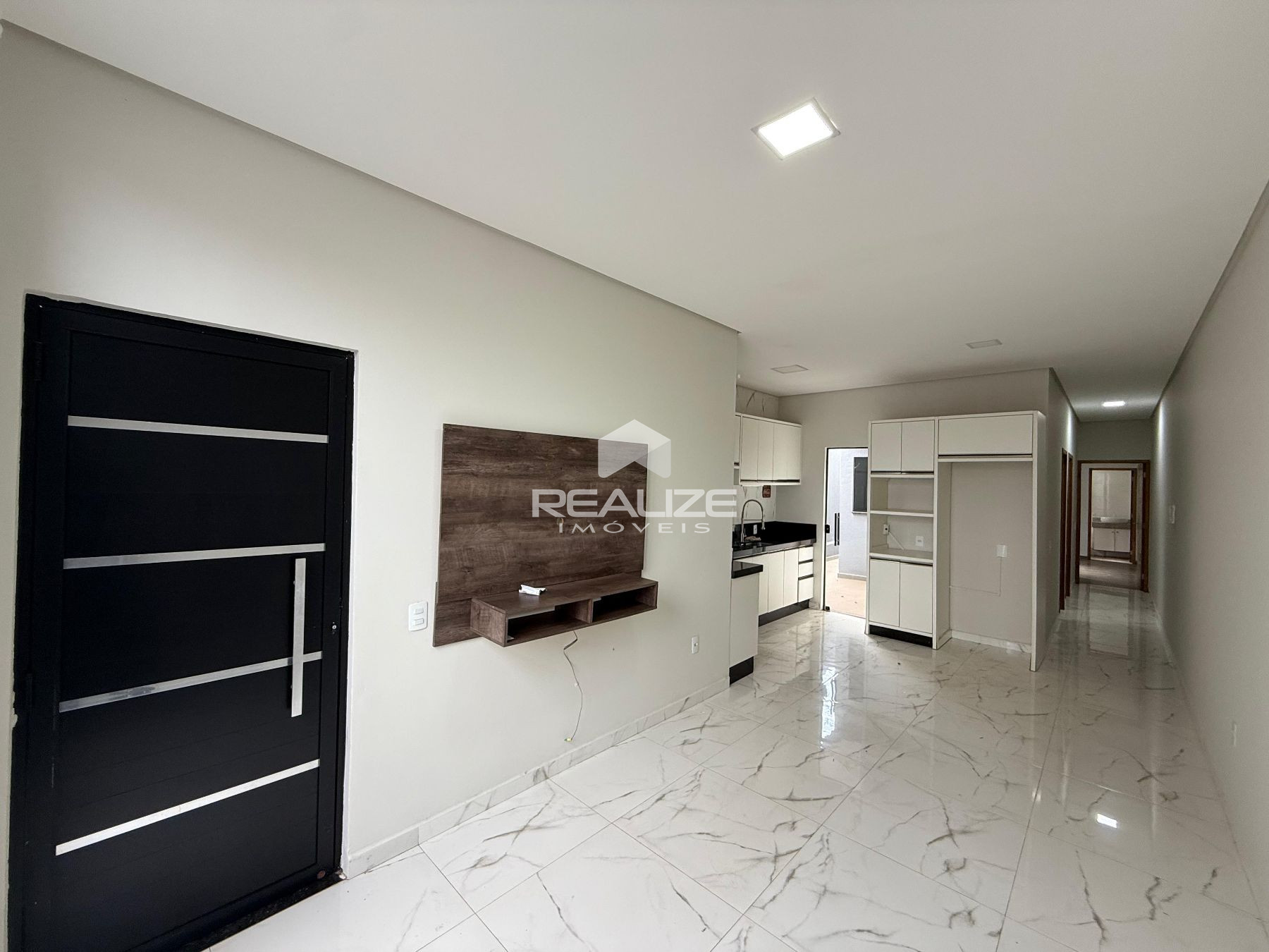 Casa à venda no Portal da Foz com 2 quartos (1 suíte).